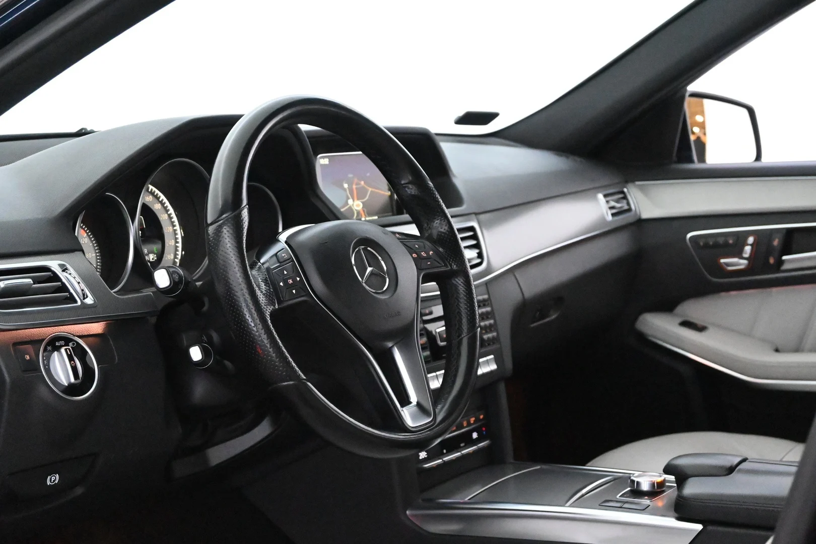 Car Image - 7fiaxOu3z0G1QMSdkim1NO