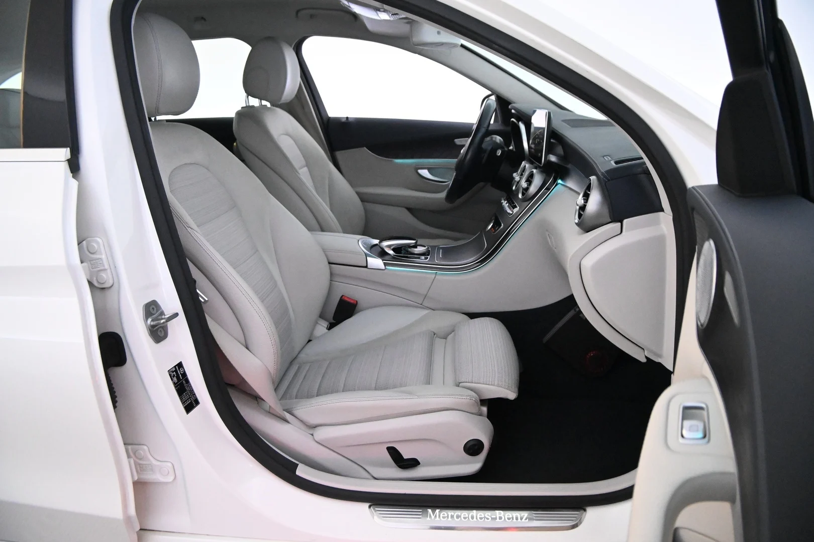 Car Image - 4aBDWfMni5MrbqRcEyZoAB
