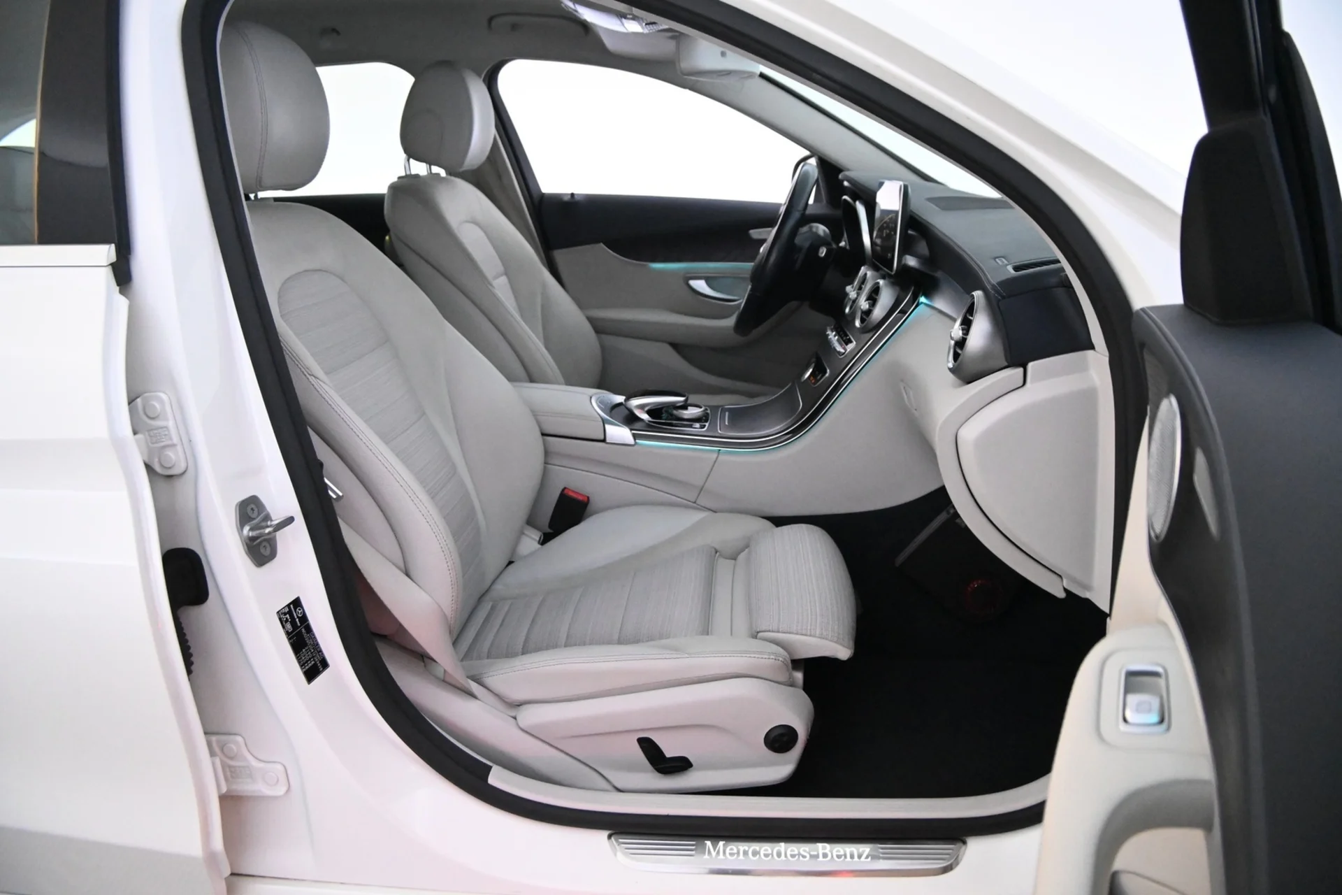Car Image - 4aBDWfMni5MrbqRcEyZoAB