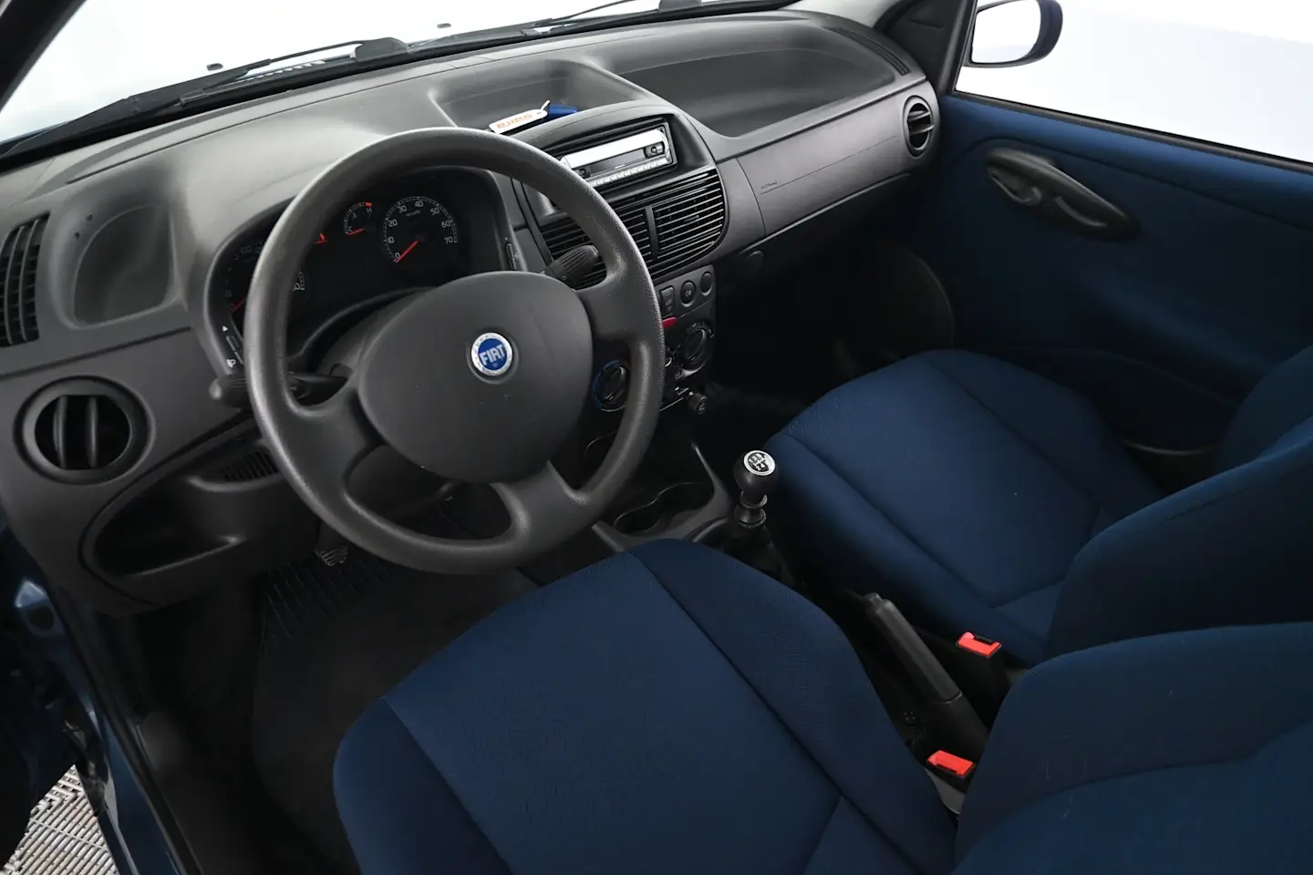 Car Image - Bq50COcCHtyH44y1wFuEy
