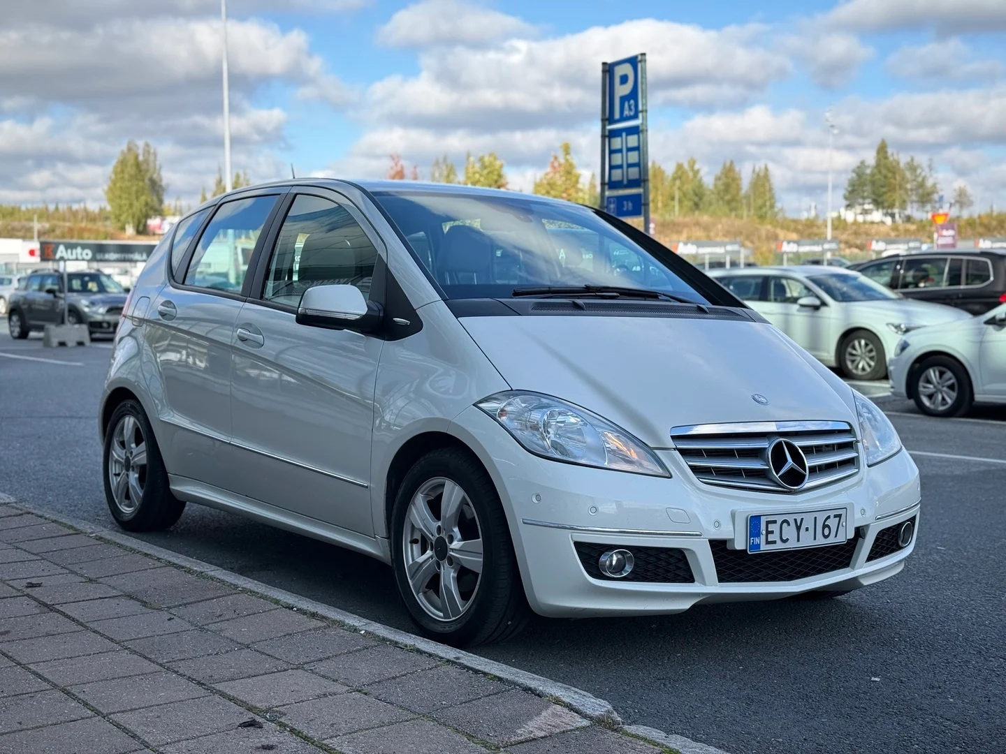 Car Image - 18Ky3iuPFMq1fnwsHCTNT1