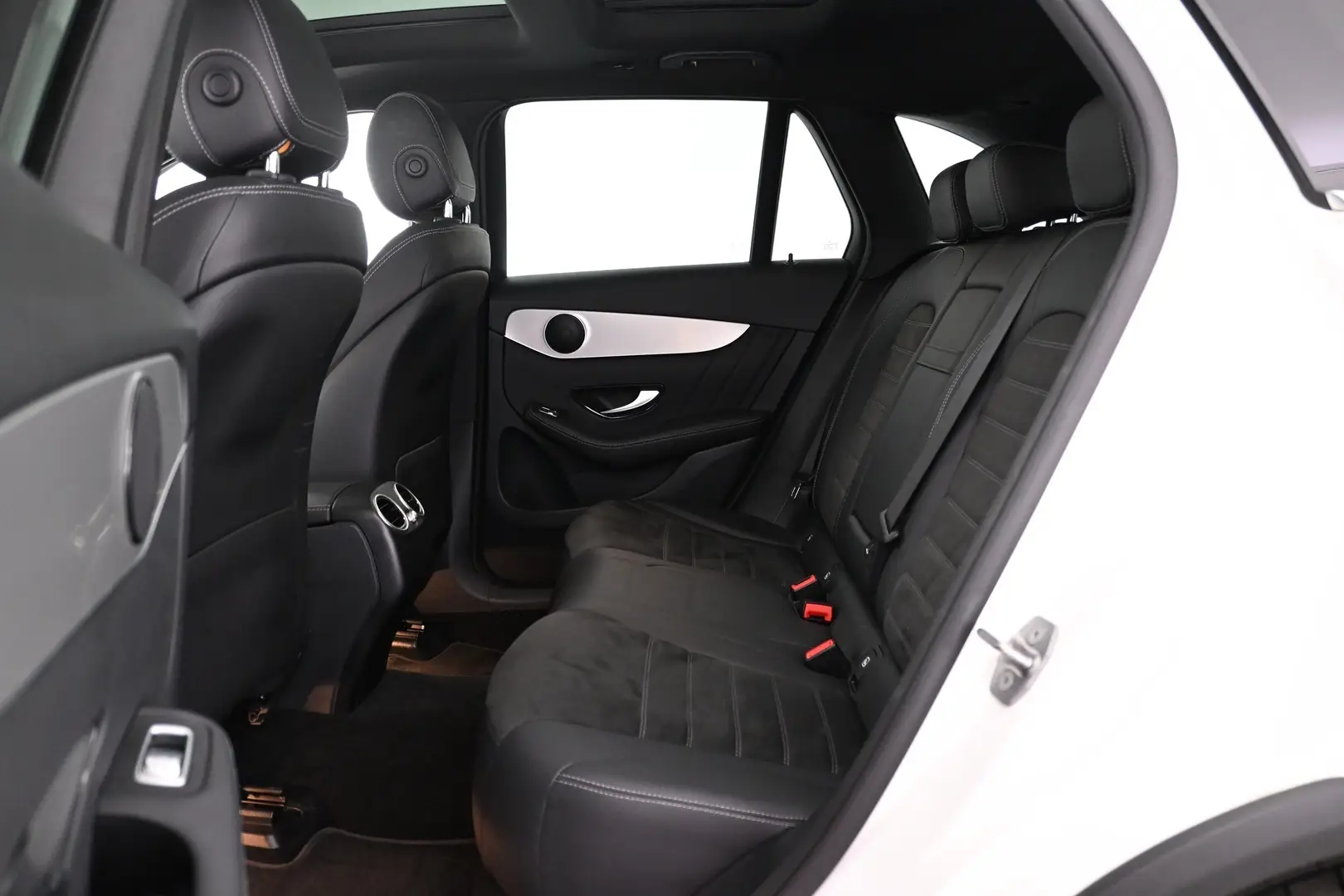 Car Image - 3795y9482rxSgU1FeDpTpm