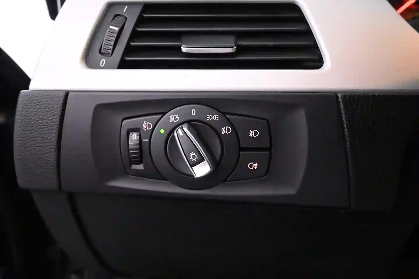 Car Image - 3PxLrYTDVwrmKaGubjnF9d