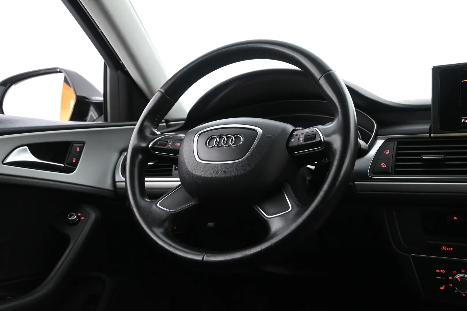 Car Image - 2To6UhBGSfahwicg4fezBj