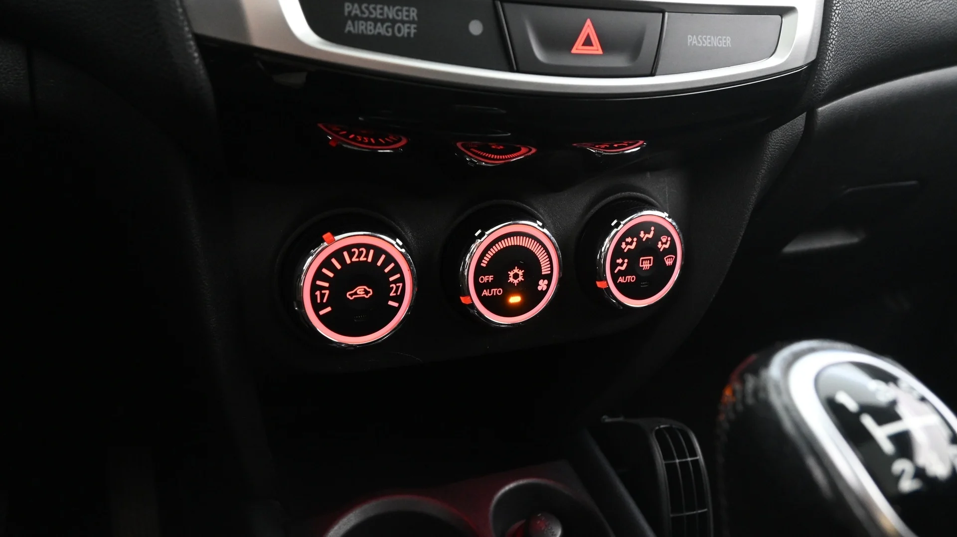 Car Image - 5YEMU0e9jd5psxnrfriFVr