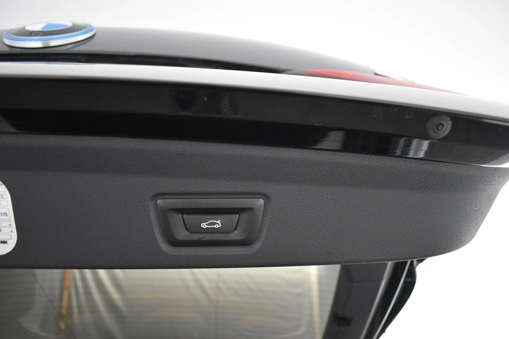 Car Image - 6IYs3Tz4vNO869Qqaoiyen