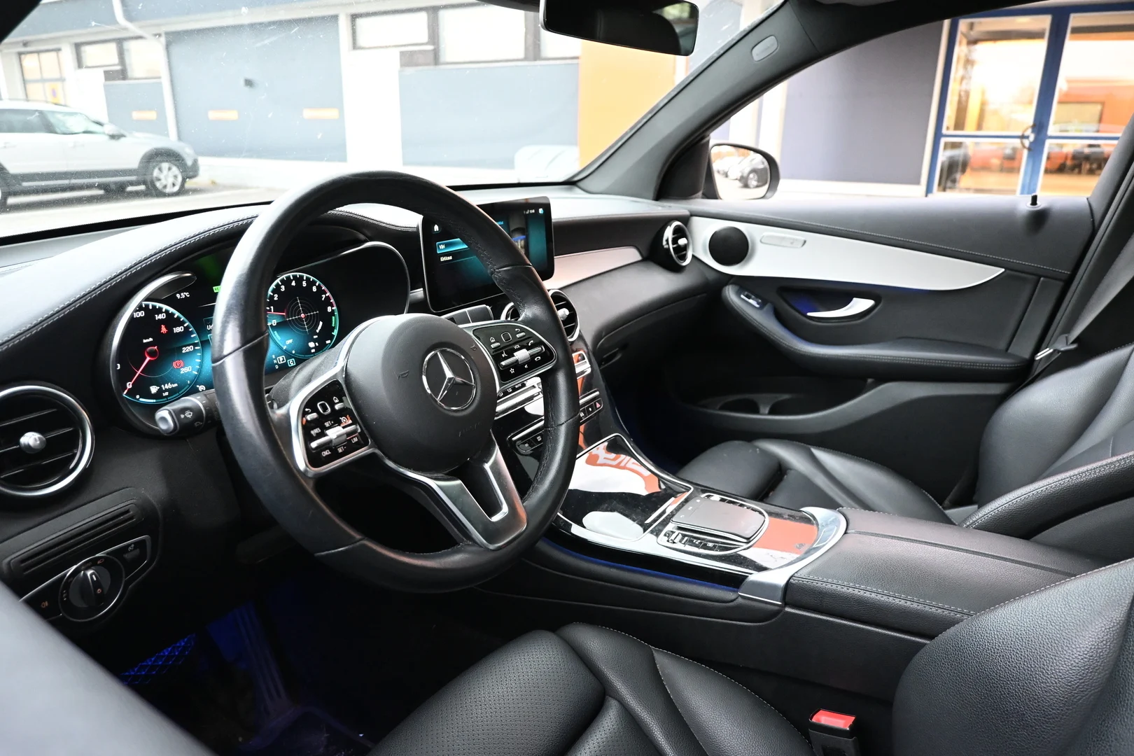 Car Image - 43xtb0RSGzZGUJ79zTHdL4