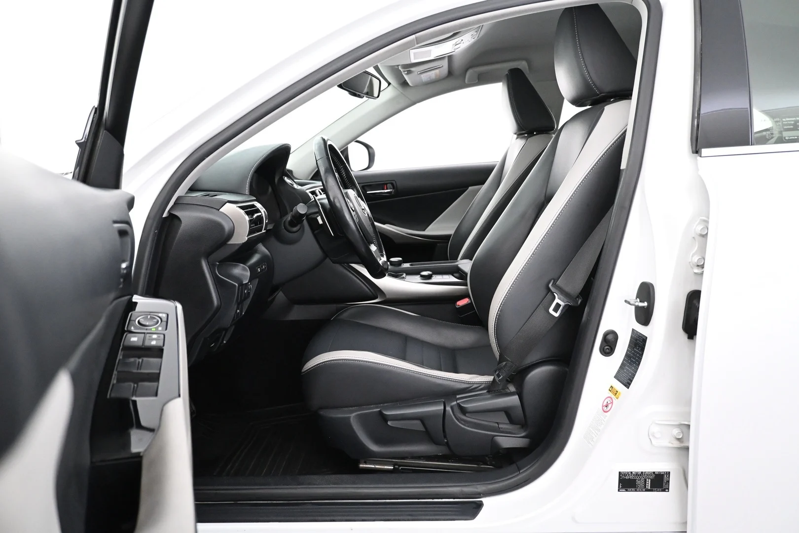 Car Image - 3rWvXhbzmb2l4UVNRs3abO