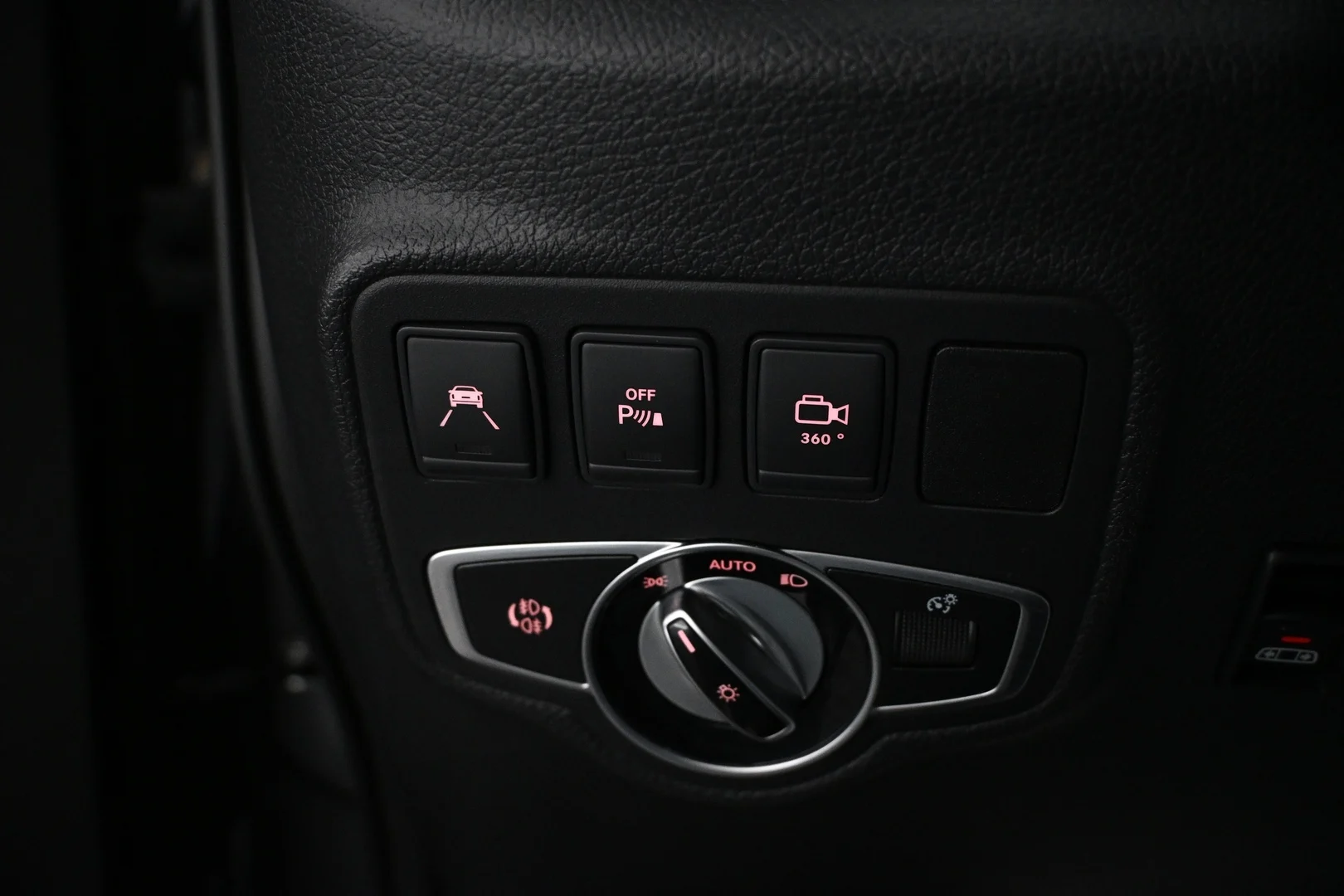 Car Image - 4rOV9sJswfv7s9RLe1dk7m