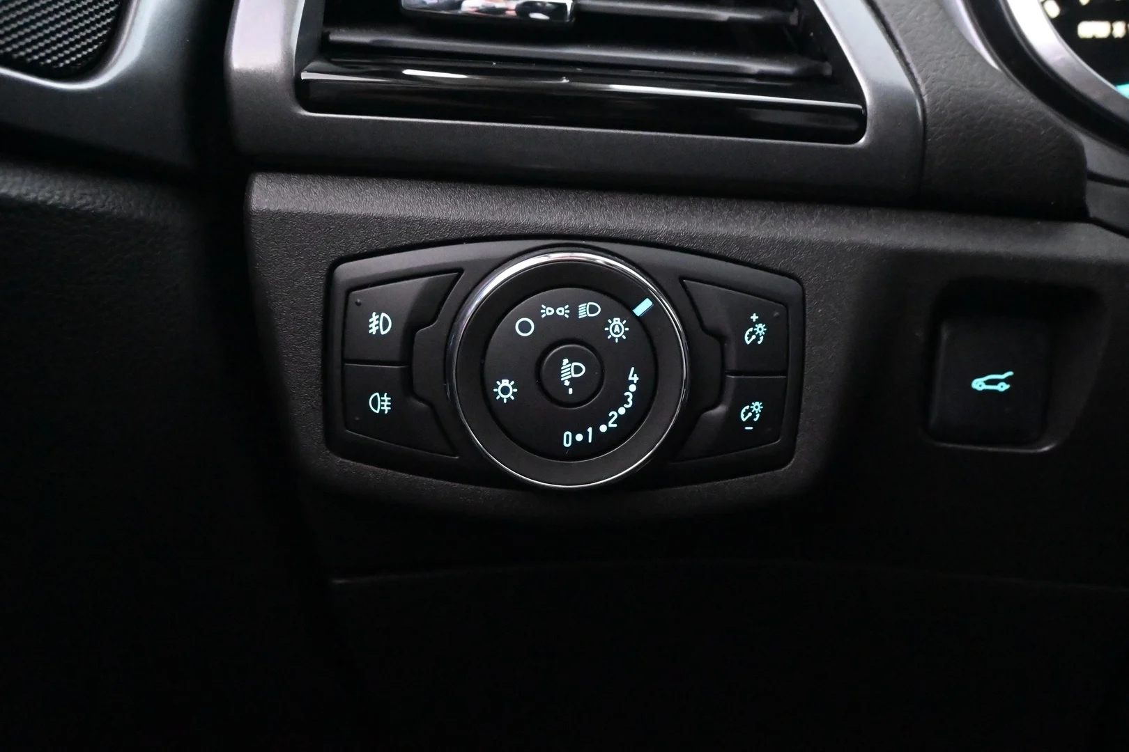 Car Image - ZmIA4vsmnzL9aIGvbjycO