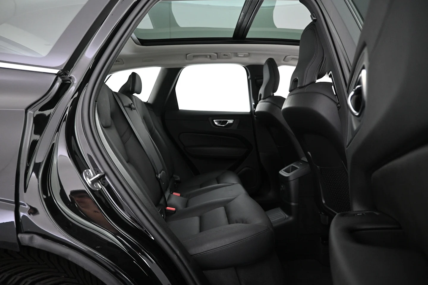 Car Image - UkDHRV7B0gWjFV2qsPc2e