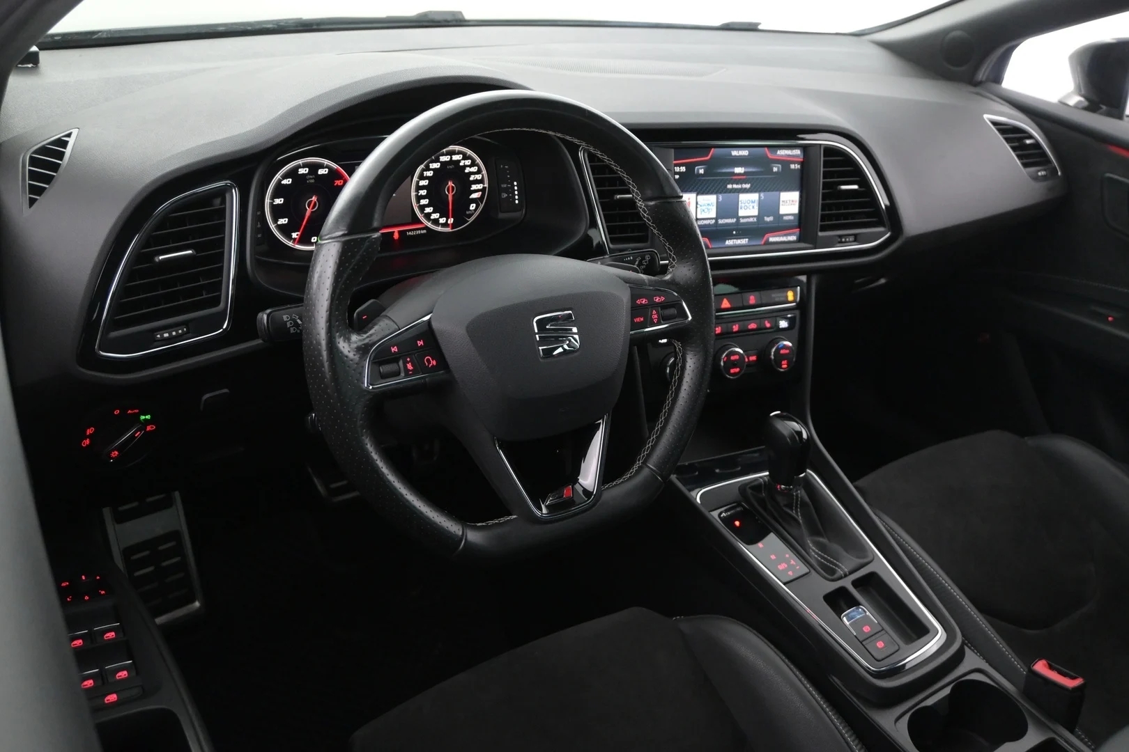 Car Image - 1A2q8cknooMr80zCco6LX3