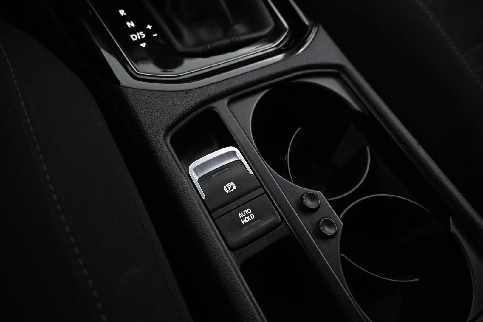 Car Image - 1kAdFvx1DzSR9udCC7TBj9