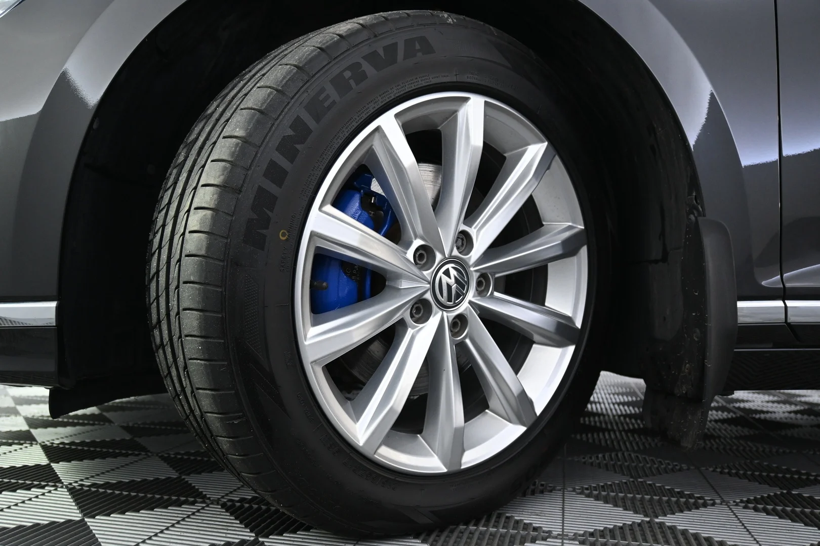 Car Image - 2q1WqLVp3qO2wru4aSn1Az