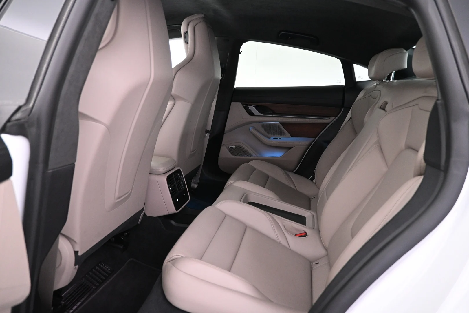 Car Image - 6KqlL8gfHCh9YibXSw3ILQ