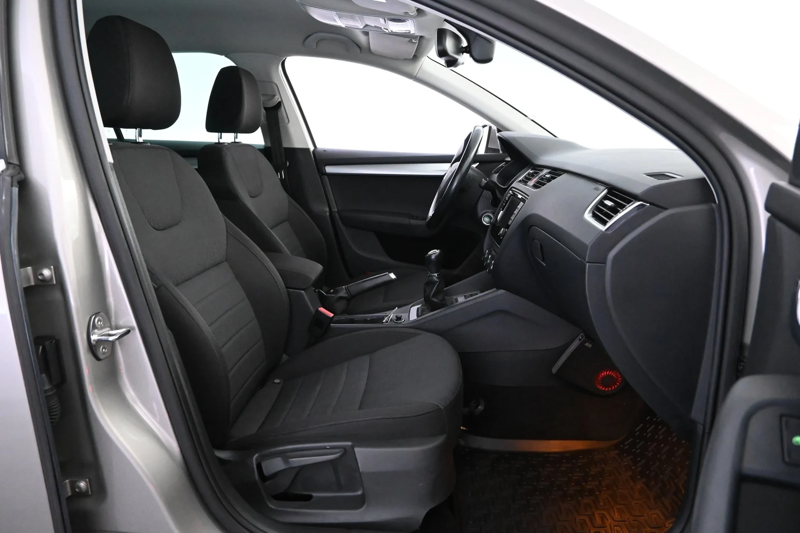 Car Image - 3Q2KXkfXqnCeqRr84cfWfC