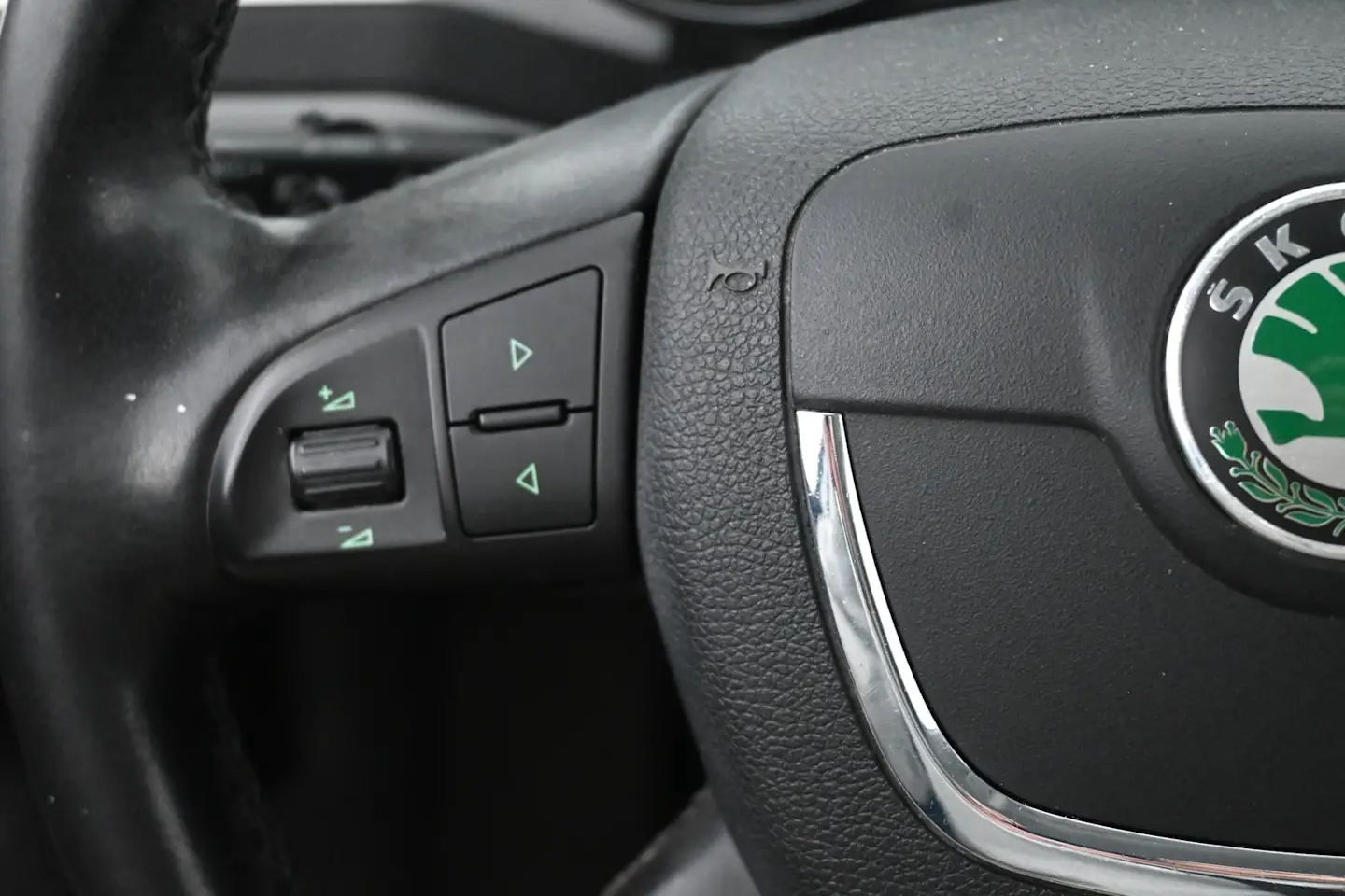 Car Image - 2UIM9TJ80thScPVWVtNHqn