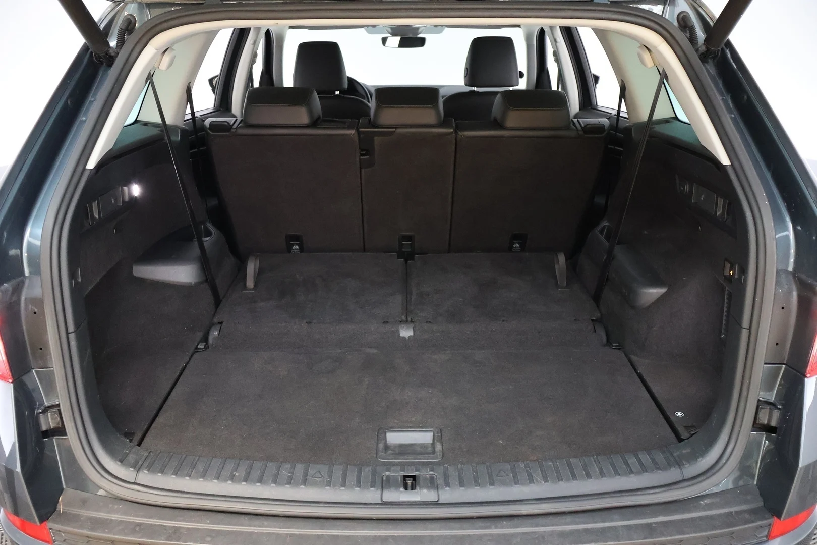 Car Image - 6JUzSTD5EVCjE8EFBwcZnj