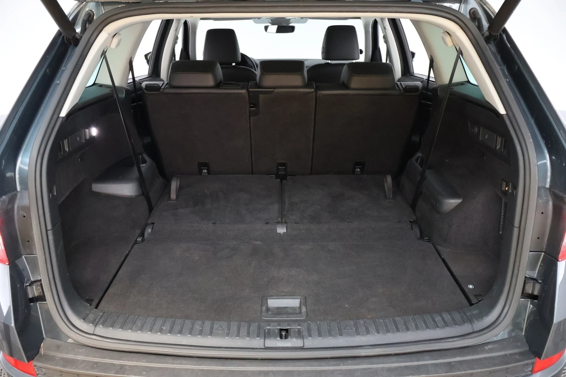 Car Image - 6JUzSTD5EVCjE8EFBwcZnj