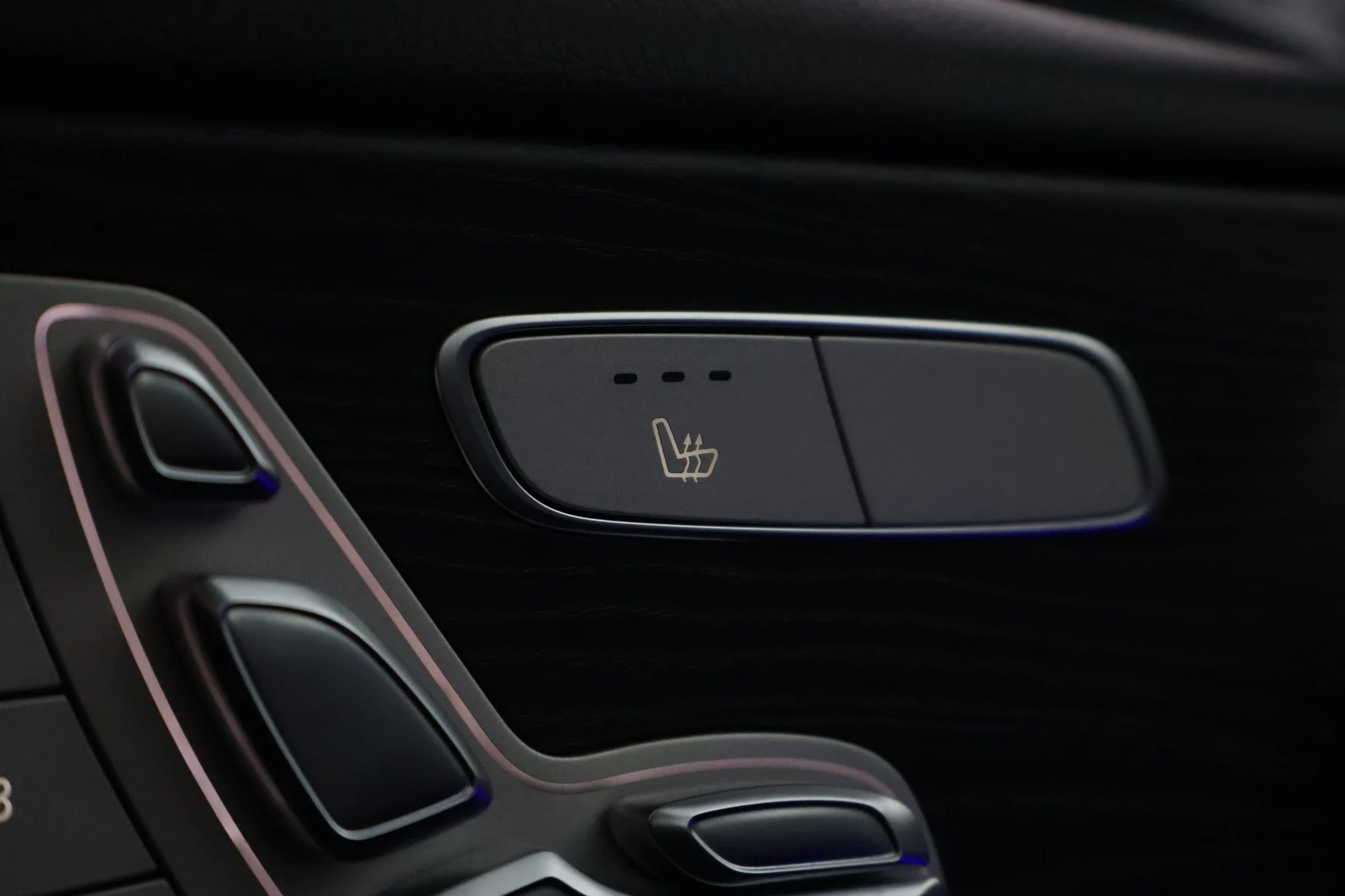 Car Image - 6dsheD4qdf7r1SccRR8xbn