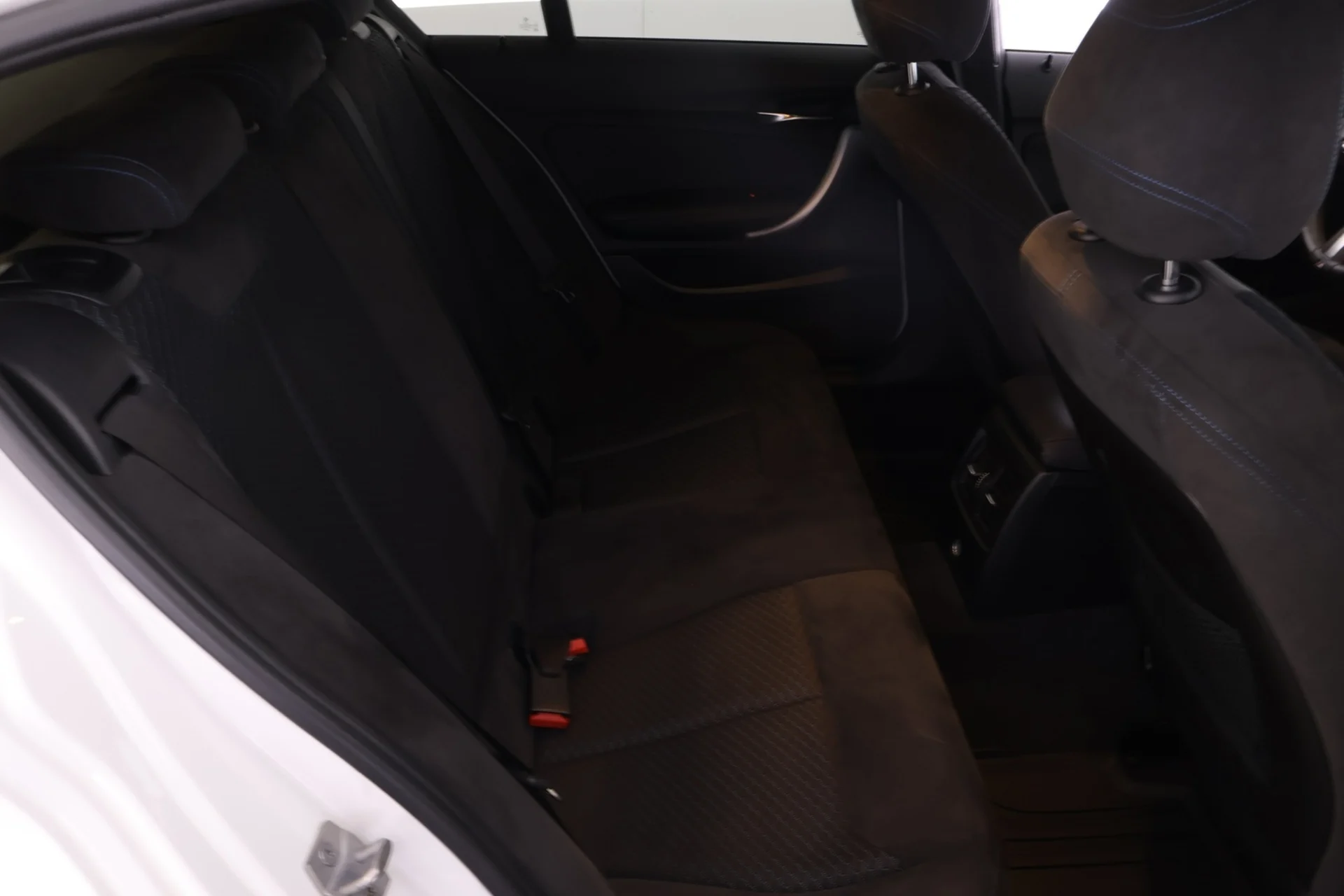 Car Image - 6i29SpZqq4HkxagUnB8uTC