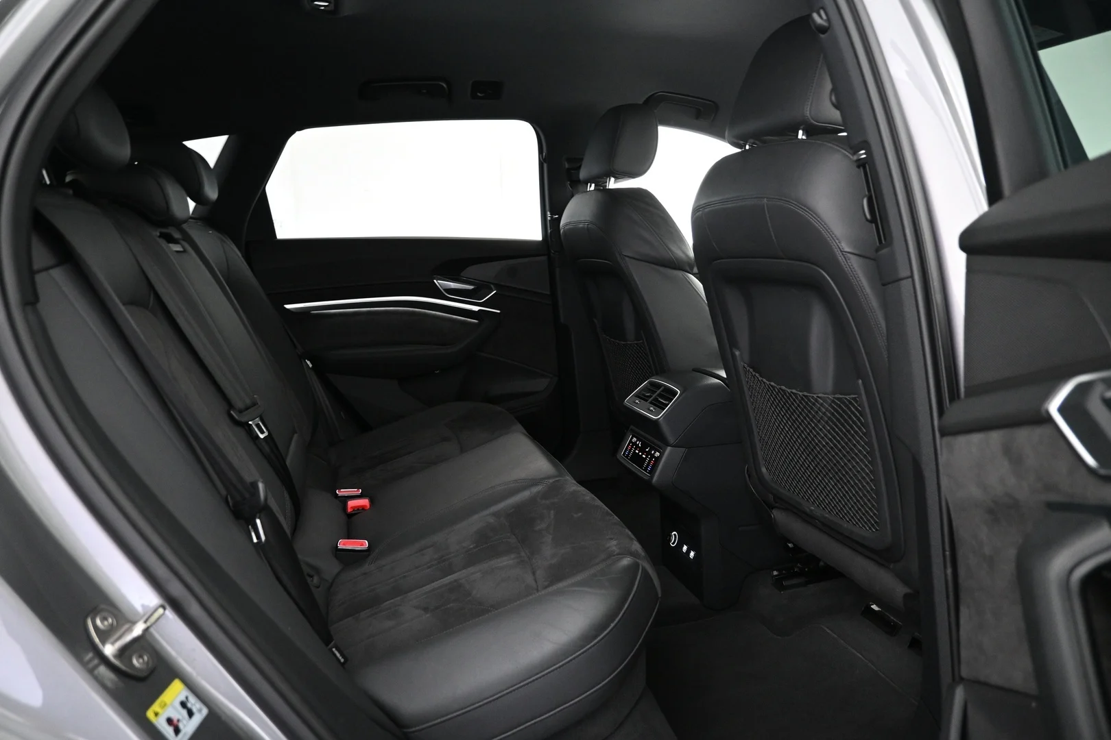 Car Image - 3JODJLWYwTfHjyzmpI4z1E