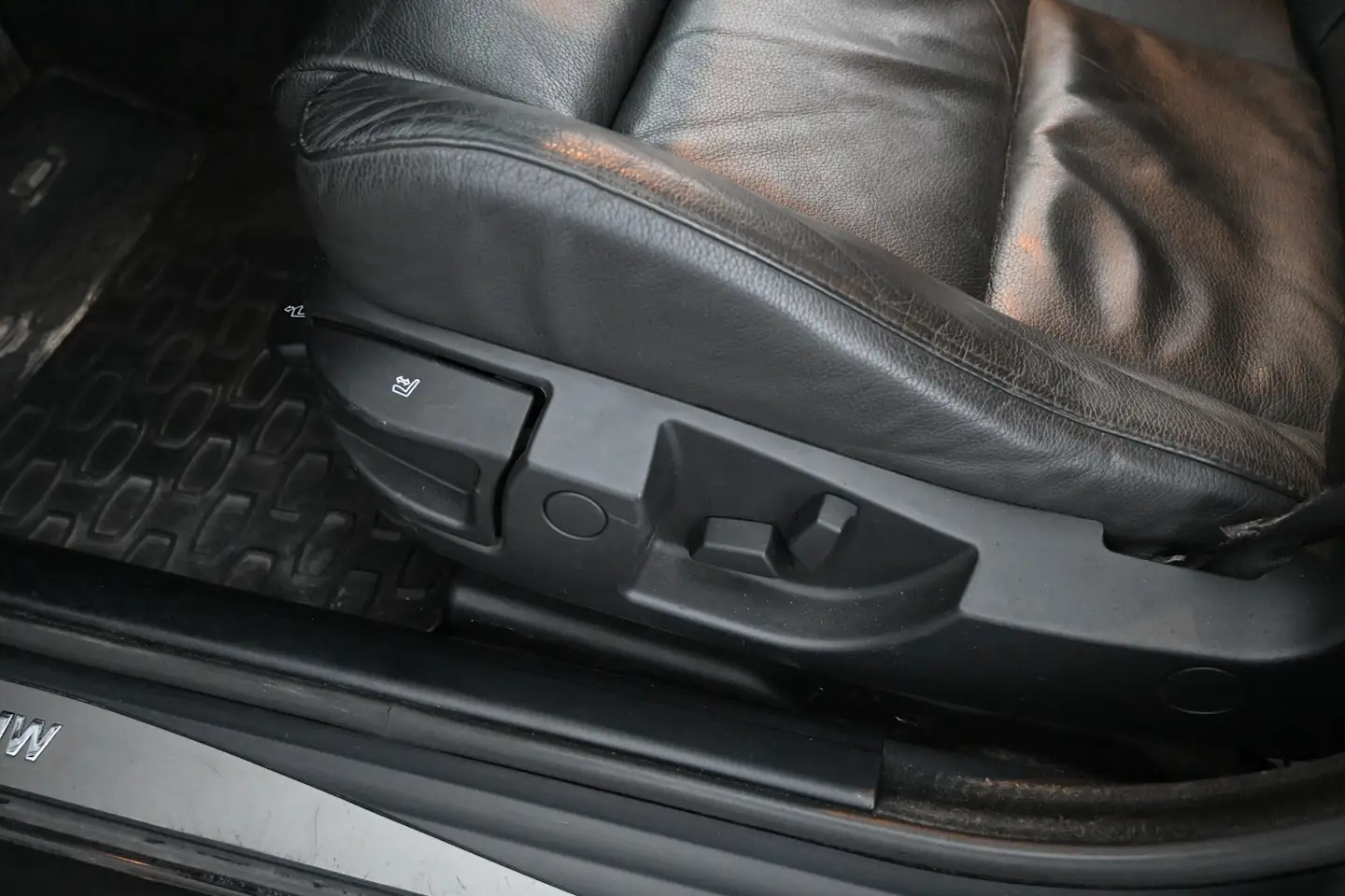 Car Image - mZjI4K01CfPavlRWmPKFT