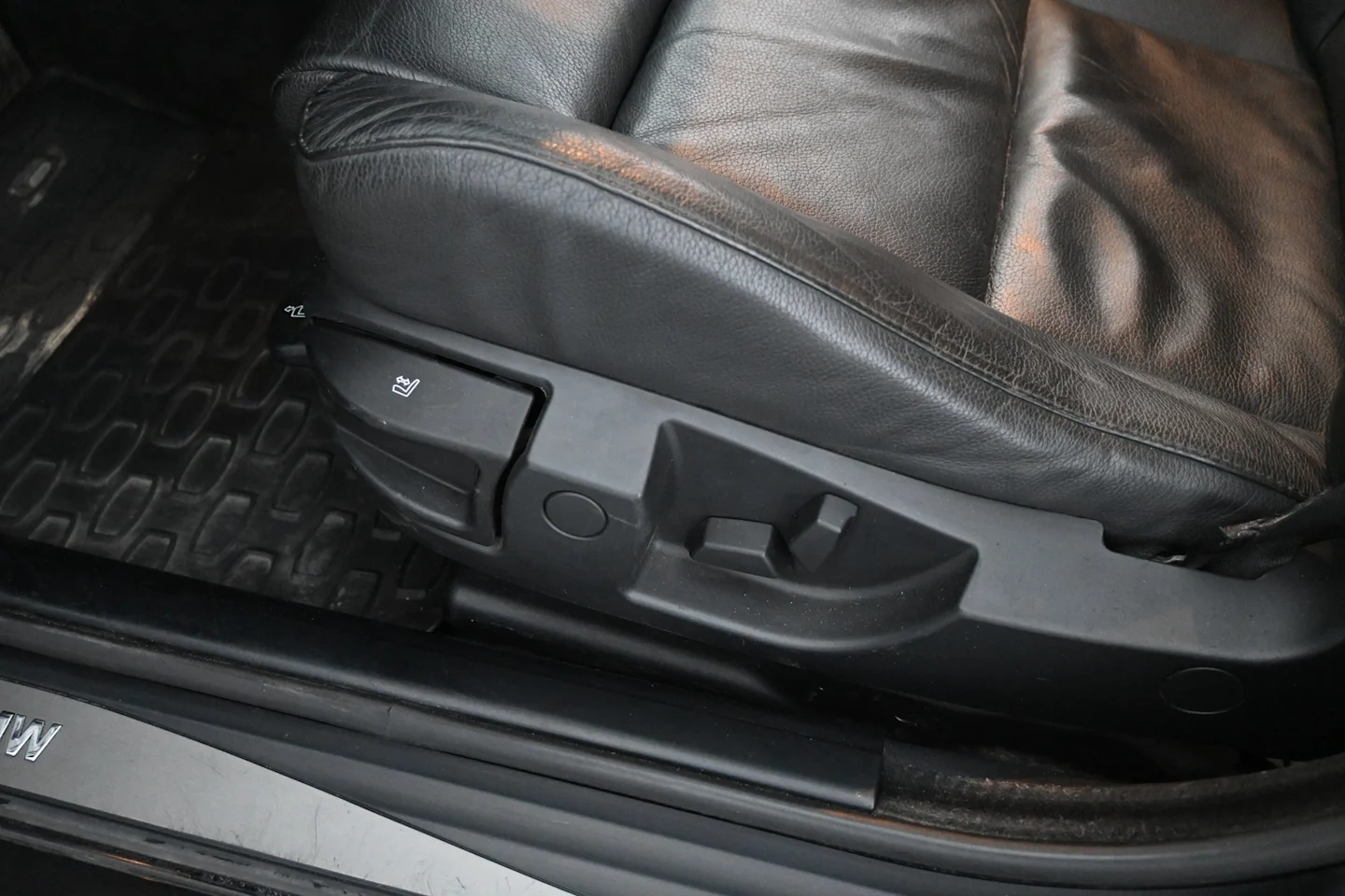 Car Image - mZjI4K01CfPavlRWmPKFT