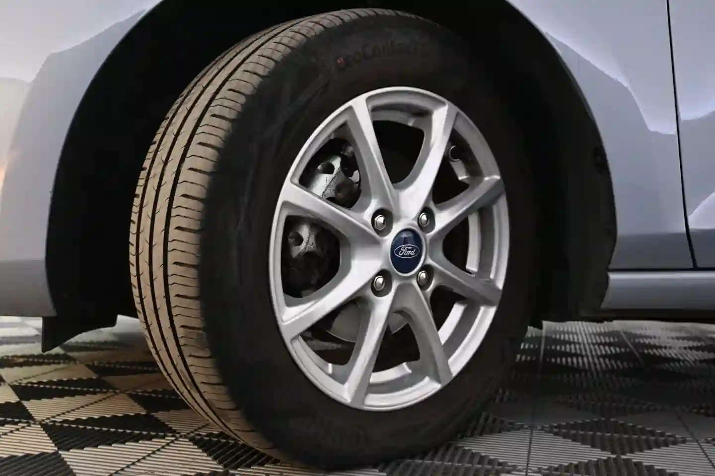 Car Image - 7Kmx55kKmZbqVykgPtc0av