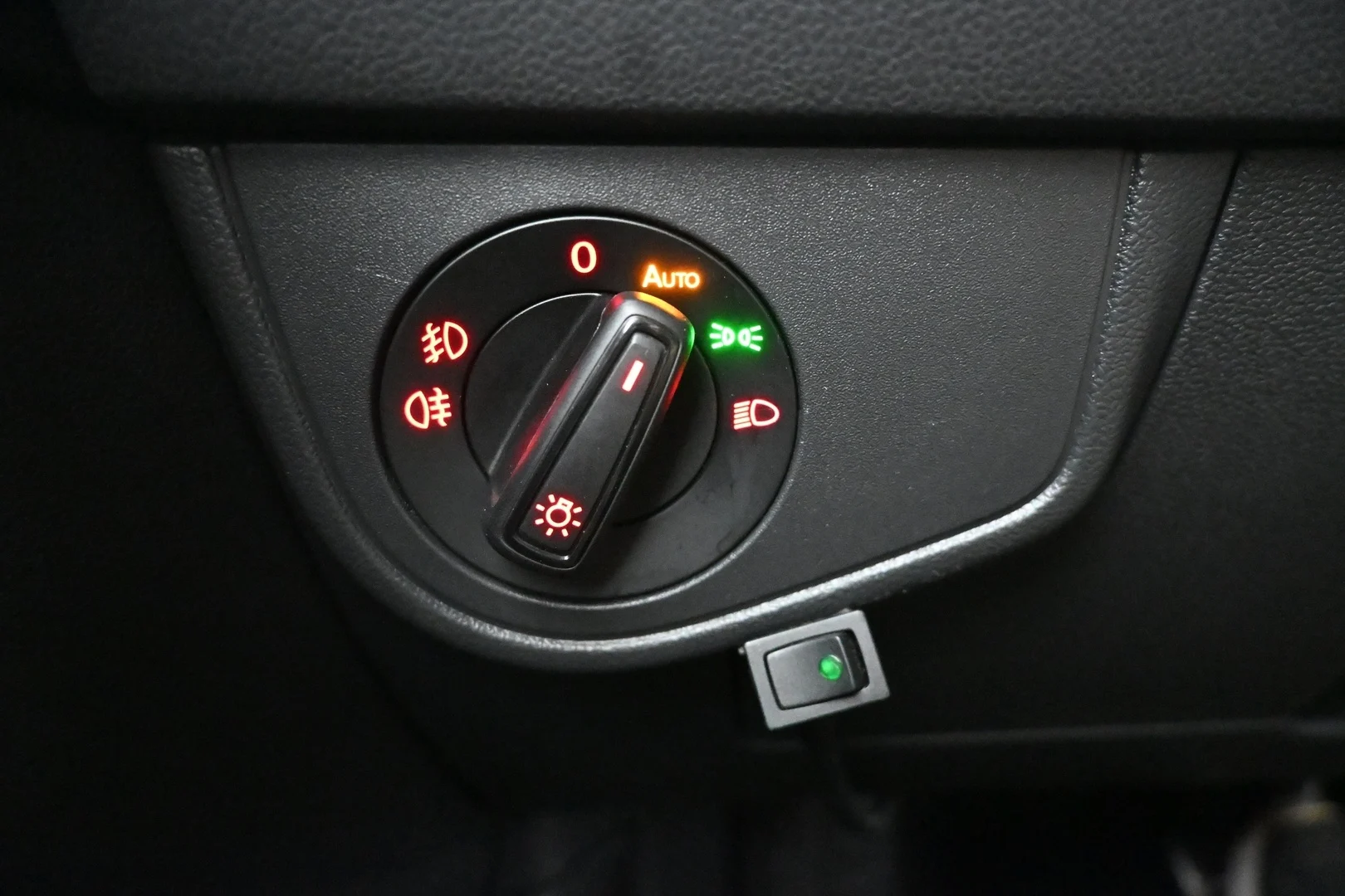 Car Image - 5D5q2WmWw8I2HxDoPS5c5d