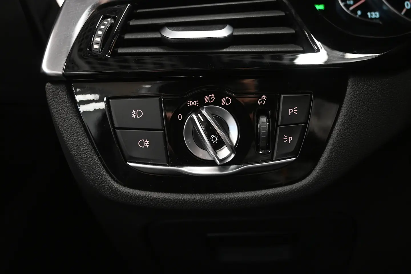 Car Image - 4oZVOgXCABymbNhKcO747j