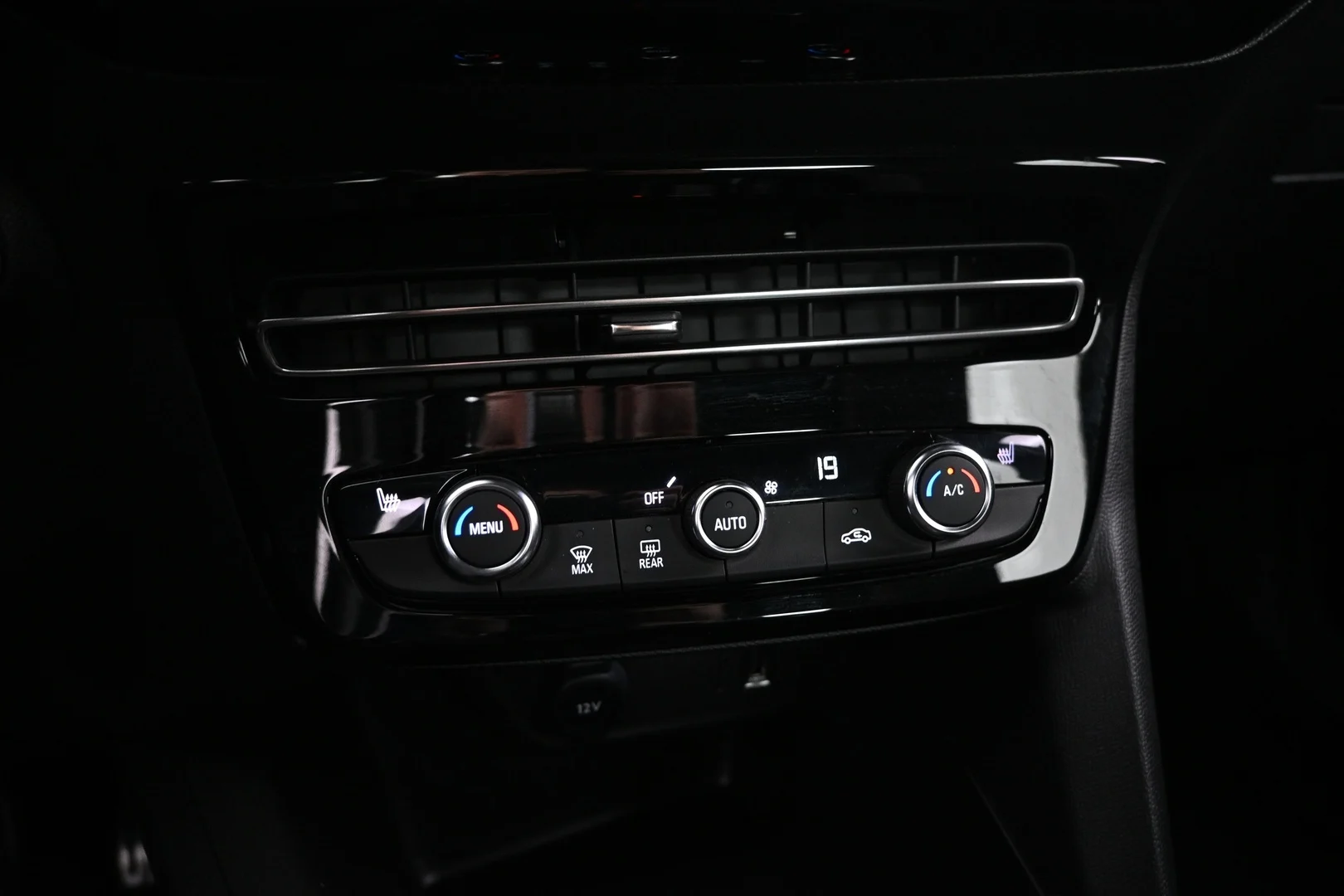 Car Image - 6ScOenLXRKCBmebWbgfvUf