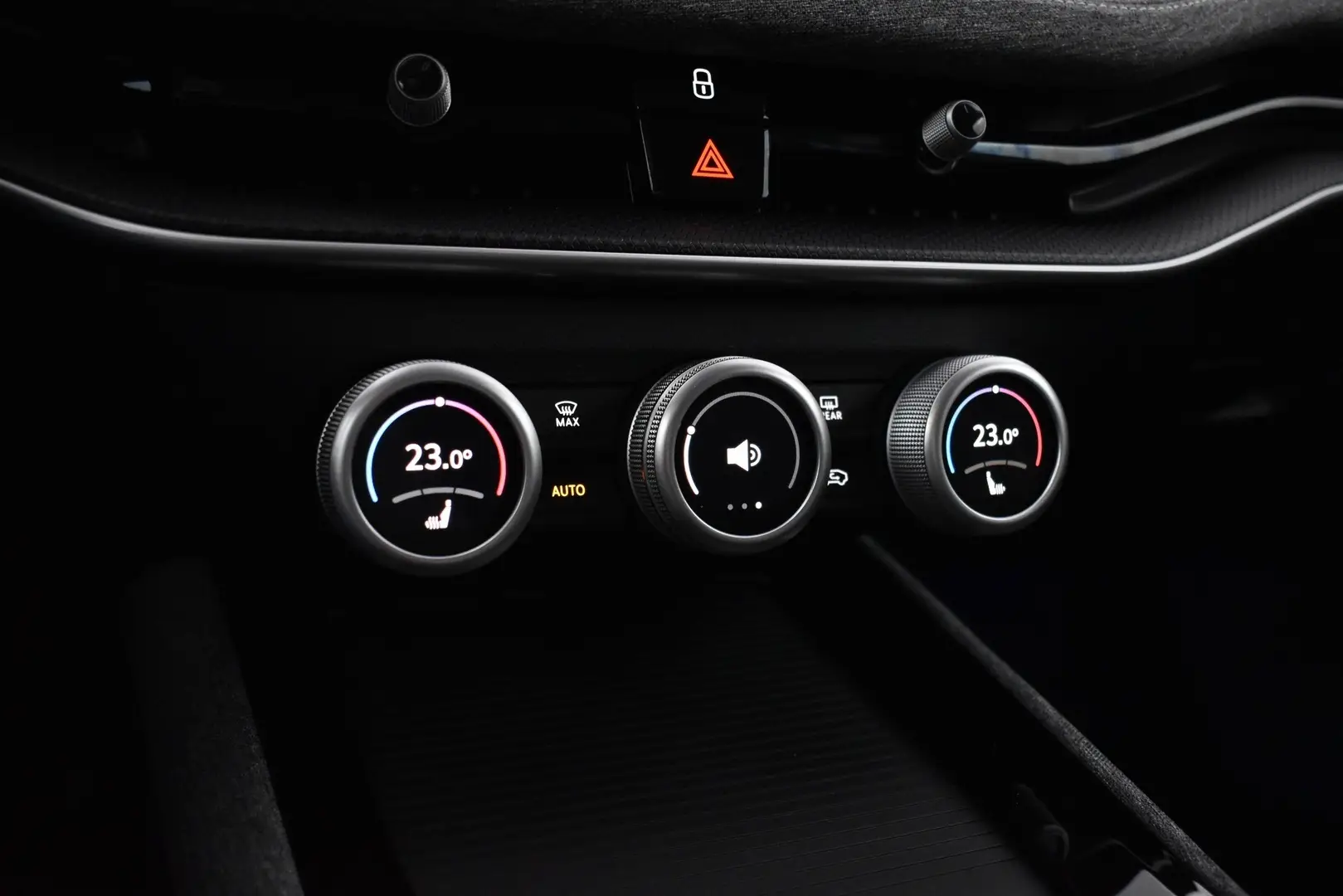 Car Image - 0qBrli8TODFW1pbNwGLnq