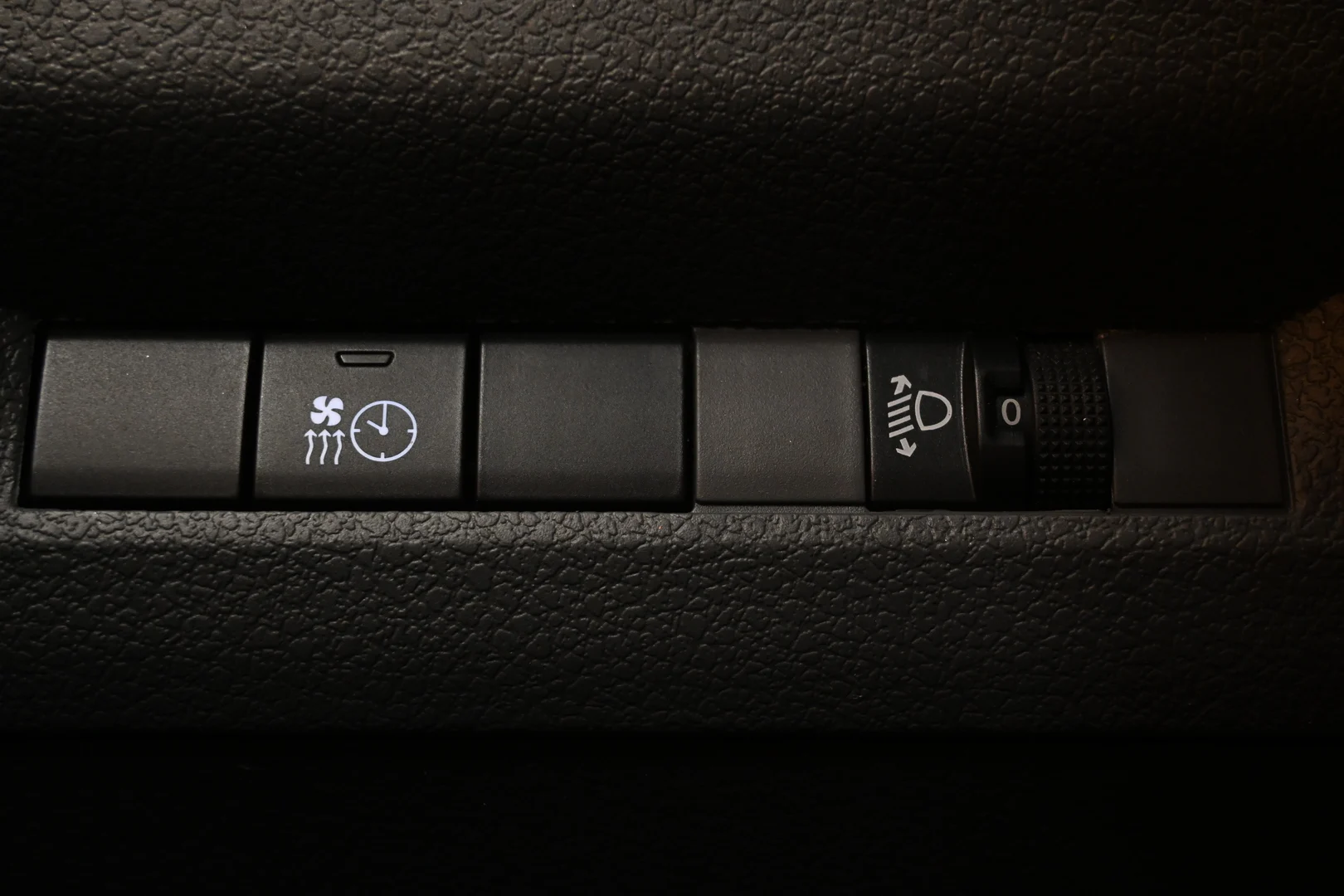 Car Image - 15NmQl2wyJOmXk7sPKSInK