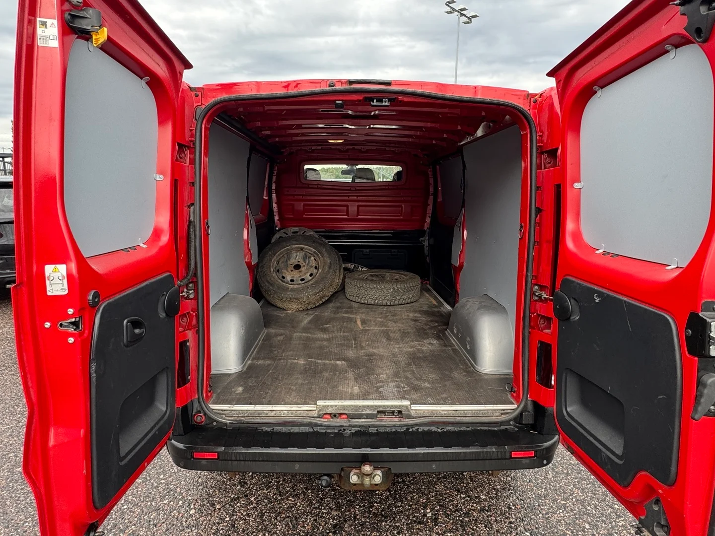 Car Image - vIveoAvNFdedfiRaiAp8S