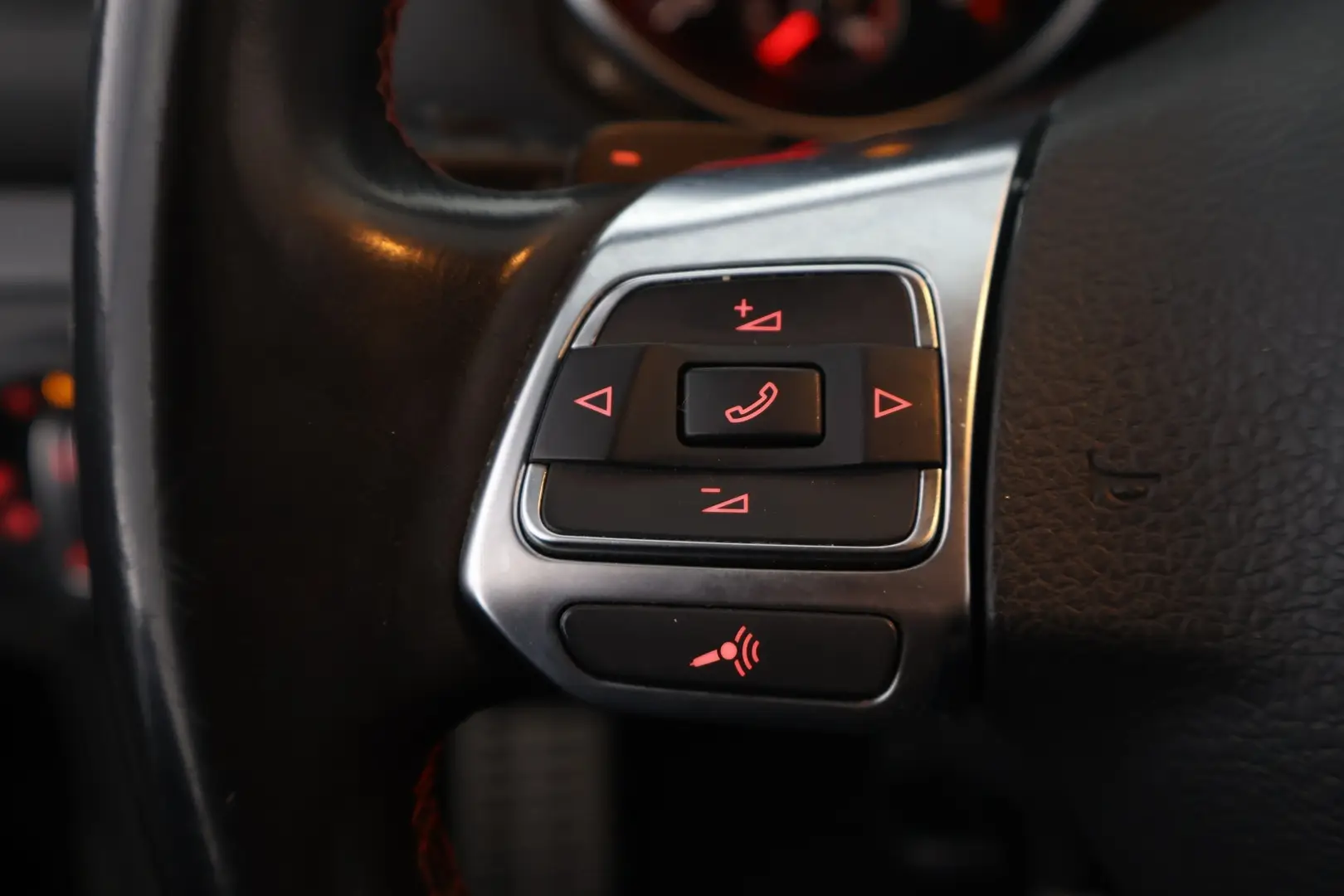 Car Image - 39RWFtxfqNGxVJLRYmLmDo