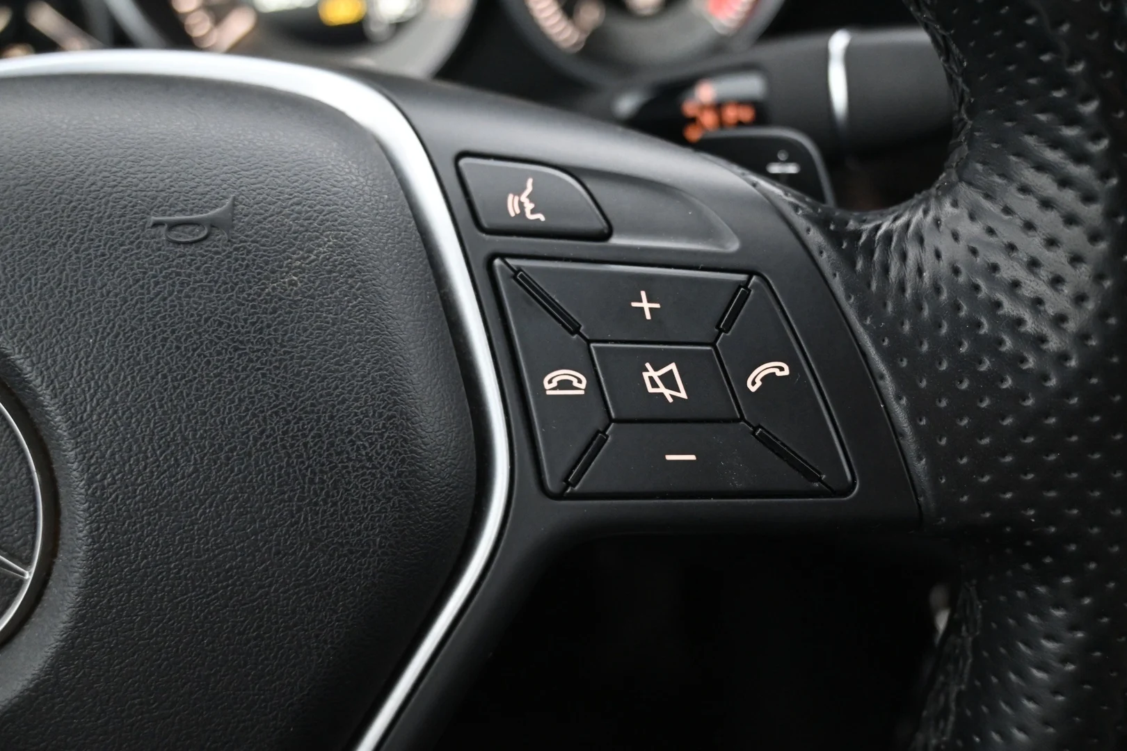Car Image - 4c2tDA5UR5fNpB7rXiVJtK