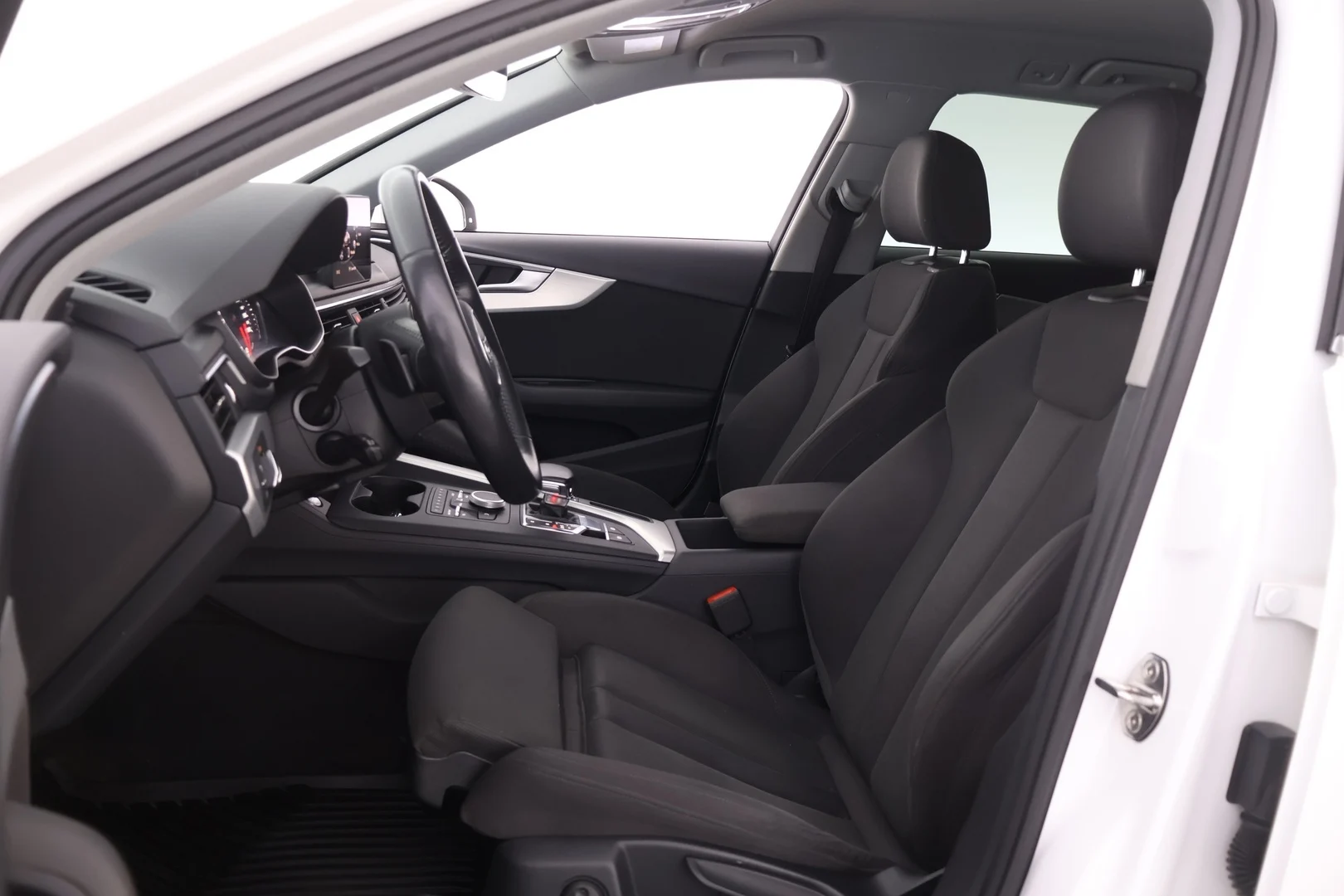 Car Image - 1qMfiVkhVRjWL8jd3DT2UI
