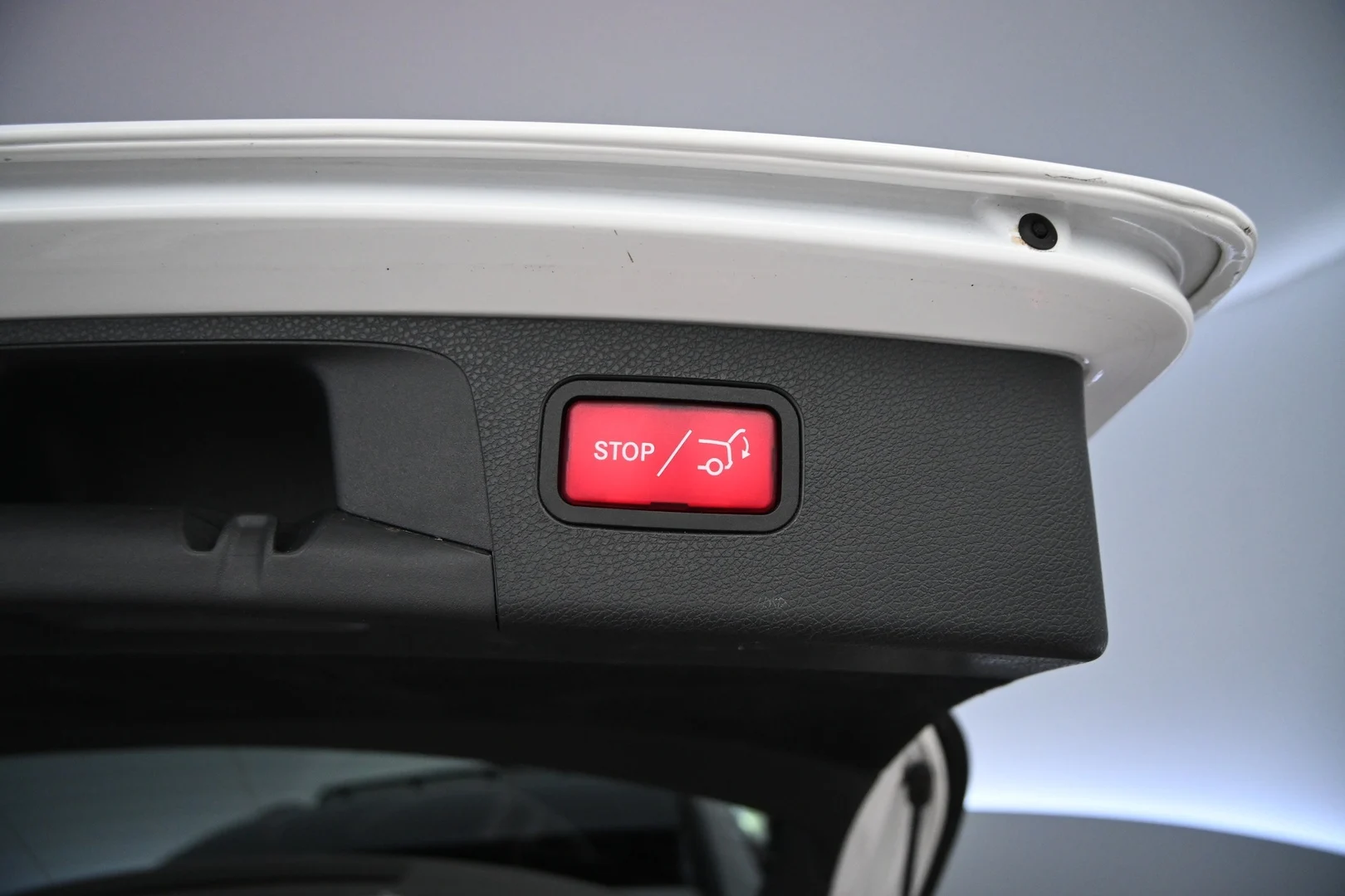 Car Image - 1zwmZhcmL3TILbGUDpH6yO
