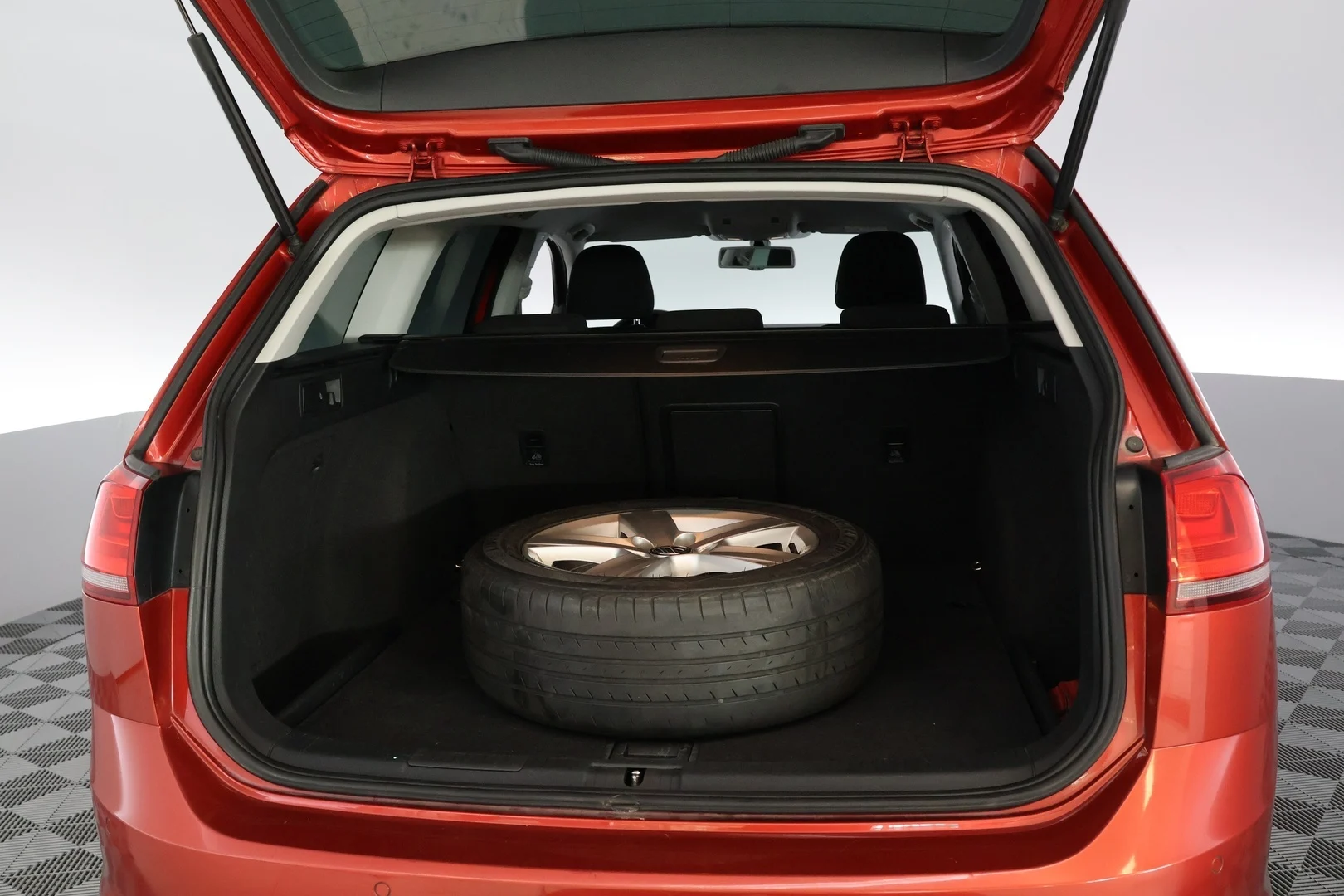 Car Image - 3lxFVLbSNBKPq4tQWzzn1w