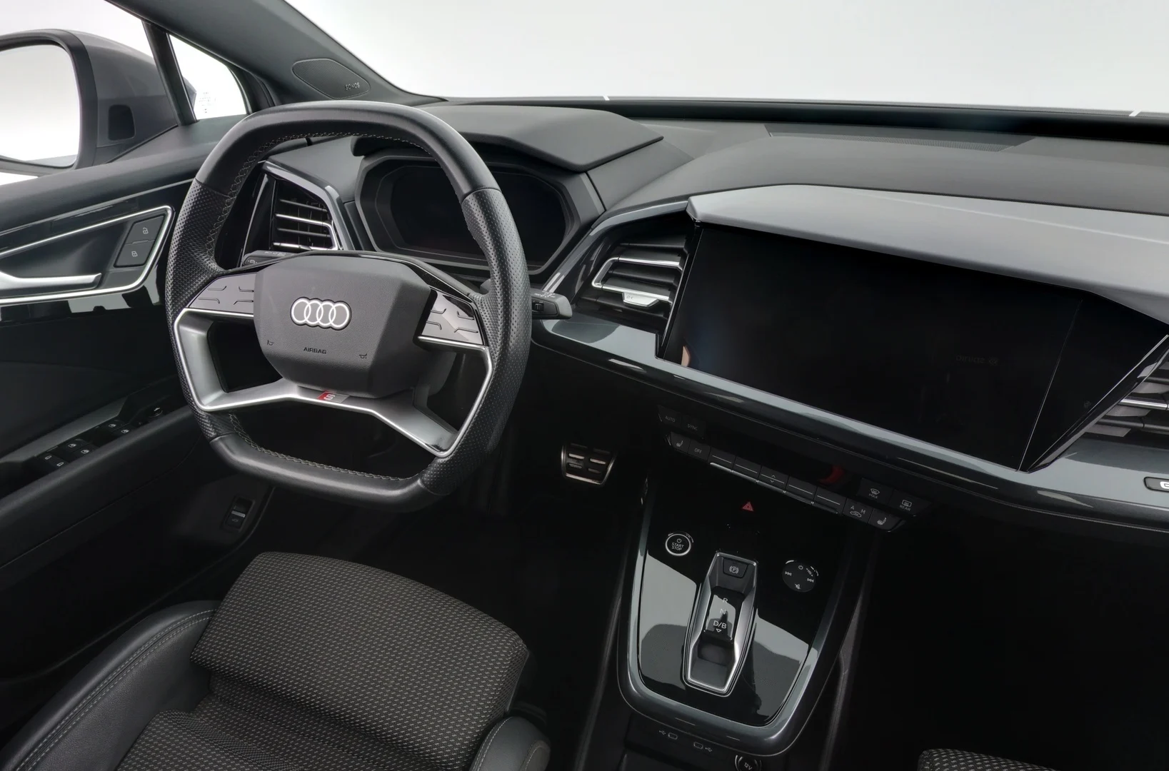 Car Image - LaDA1ZLgd21OJMZKhtWnL