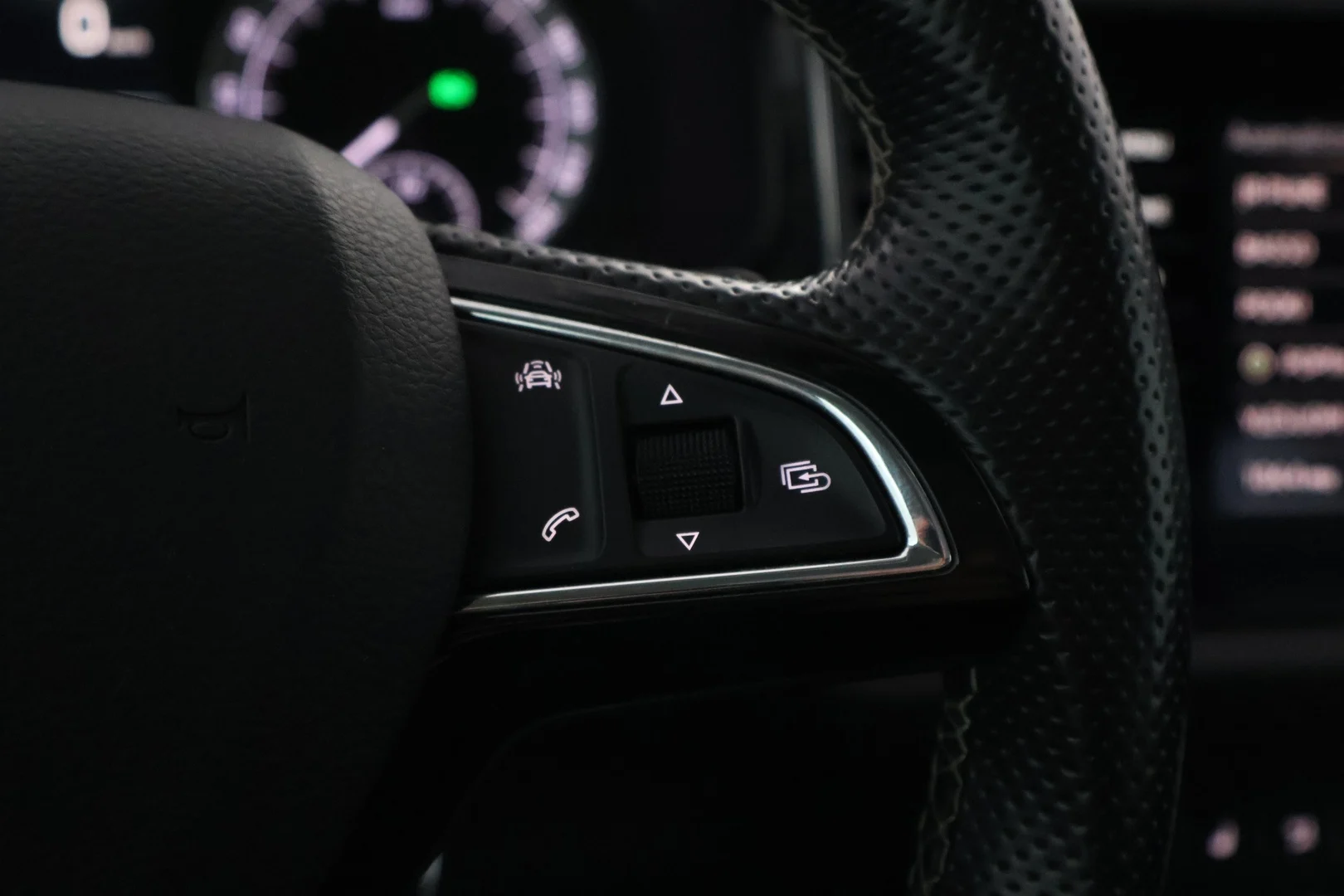Car Image - 5W27lvXRXjQACUJ2dayCZp