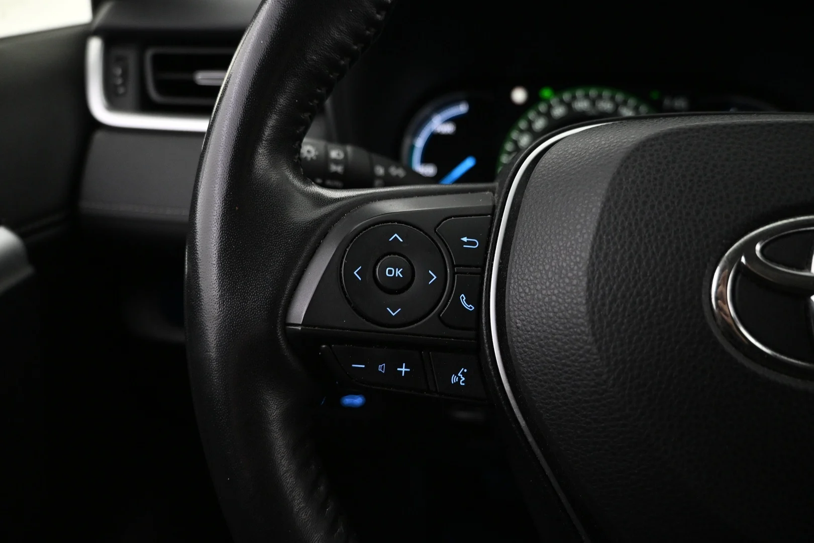 Car Image - 2WxJwRfhqZlhnFwJi2Y3m8