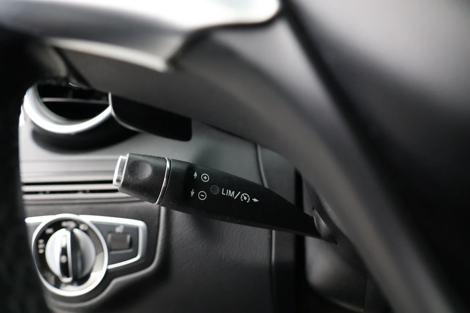 Car Image - 4dJOdvCzLcQS8ufC0aBqYM