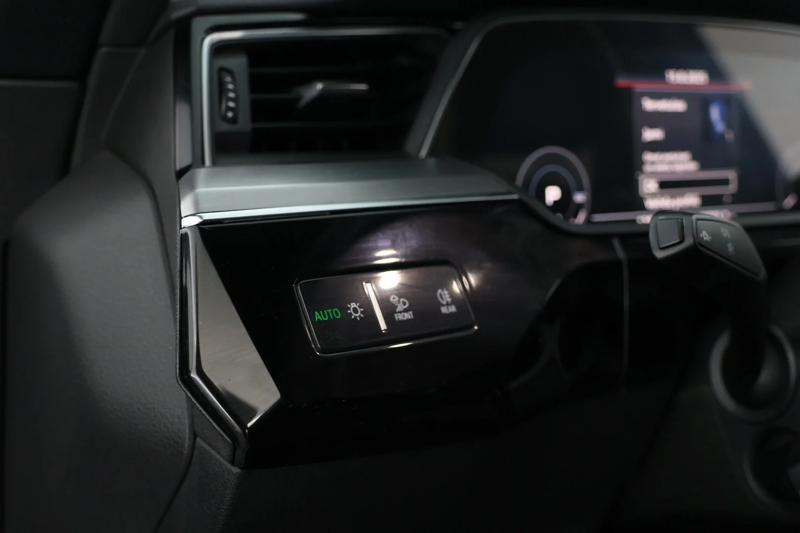 Car Image - 6ugXLCXdl5sfHLJXHmnD7C