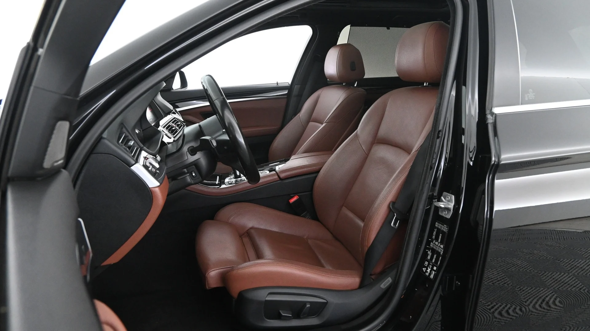 Car Image - 76frSSuOAhiDVE1KFDuAsd