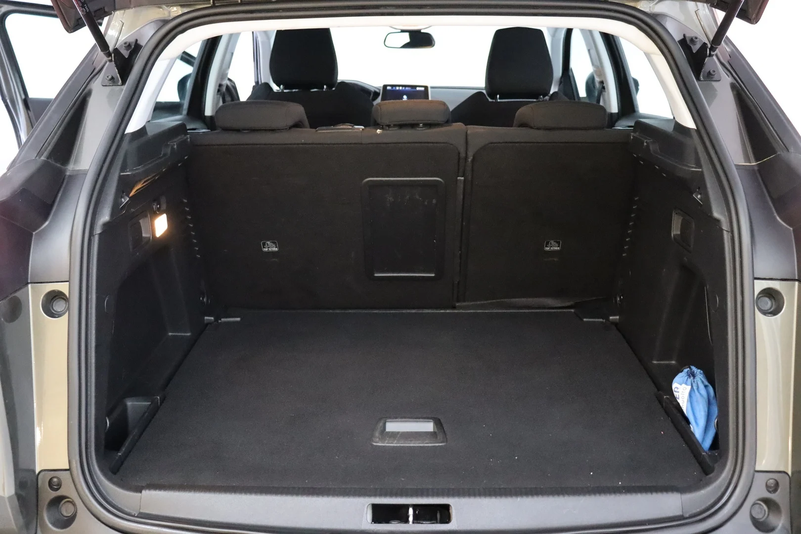Car Image - 10R9JAeK5ljbLPHDAaTBMU