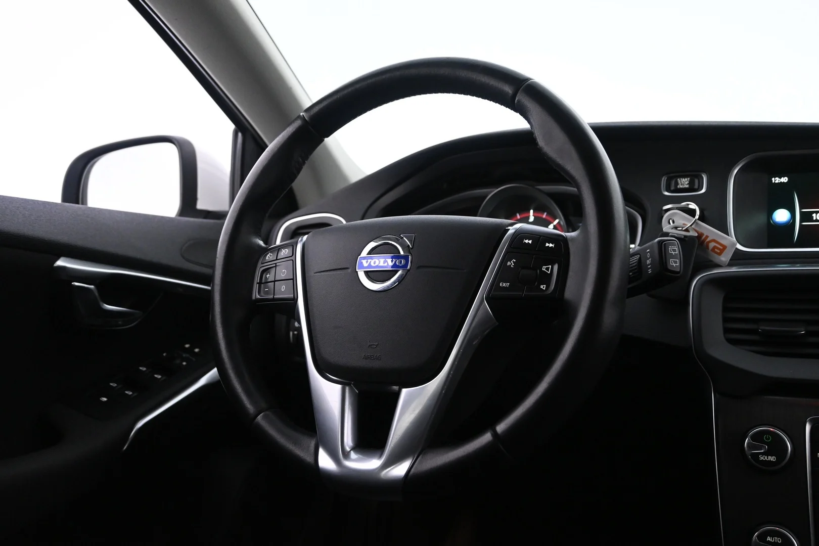 Car Image - 2L9dE7fltbu87qxCHyeUo3