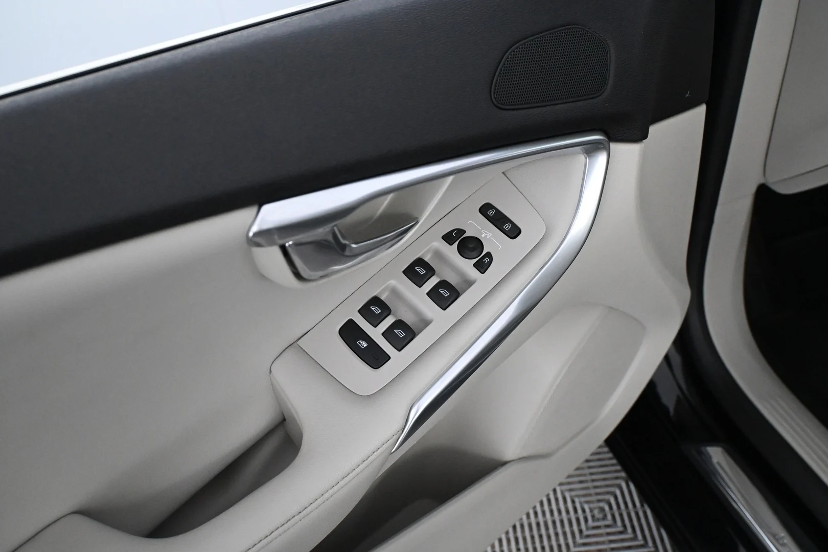 Car Image - 6gnxFVjbNKMKKlUKIBYwUH
