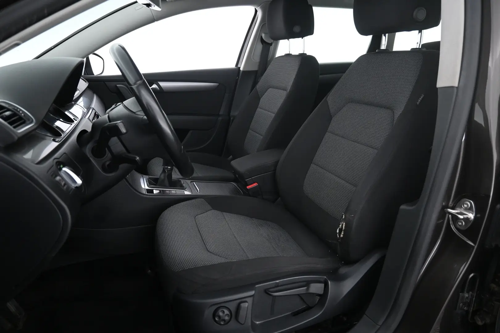 Car Image - LoJfefcC4VVdUdz2zeE6V